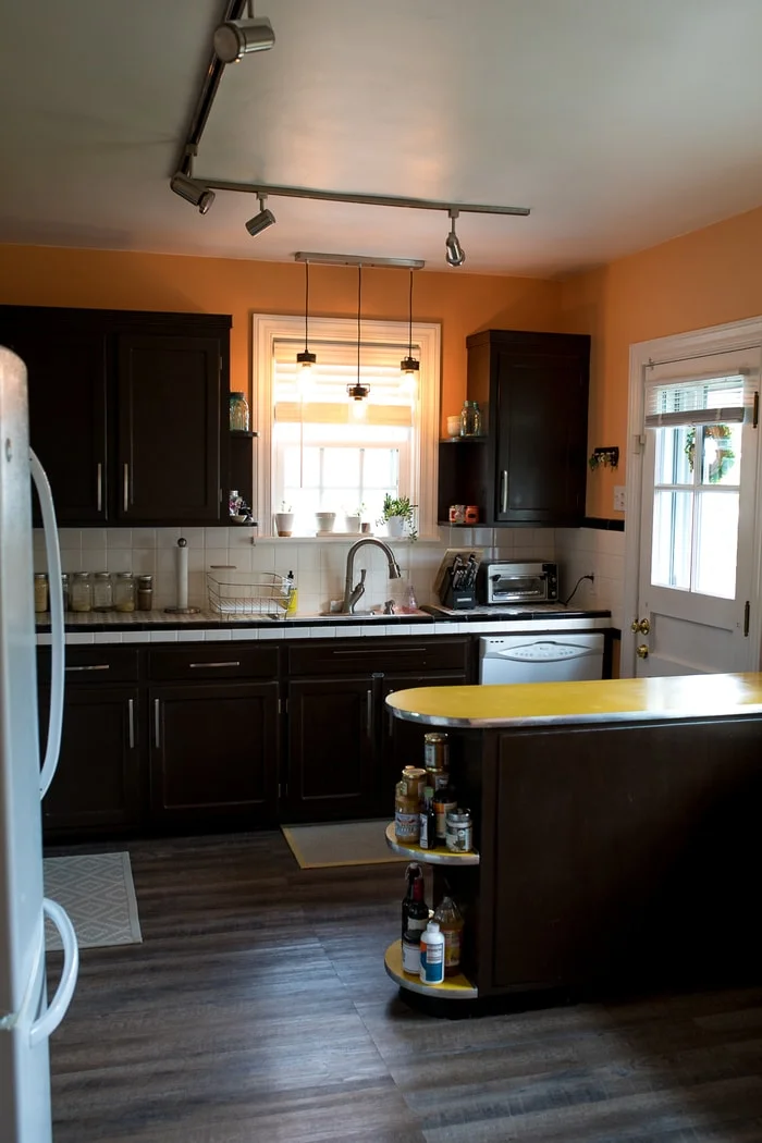 kitchen-before.jpg