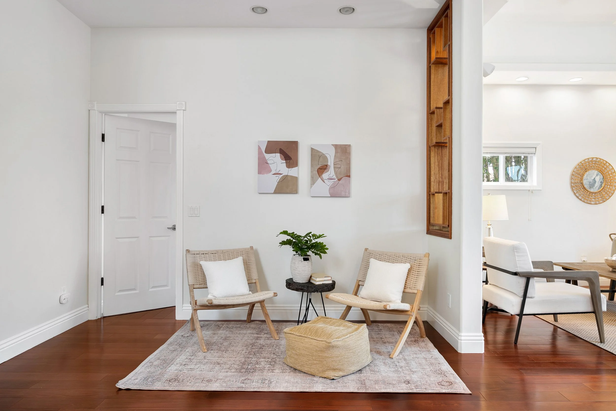 The Seller's Guide: When is the Right Time to Remove Staging?