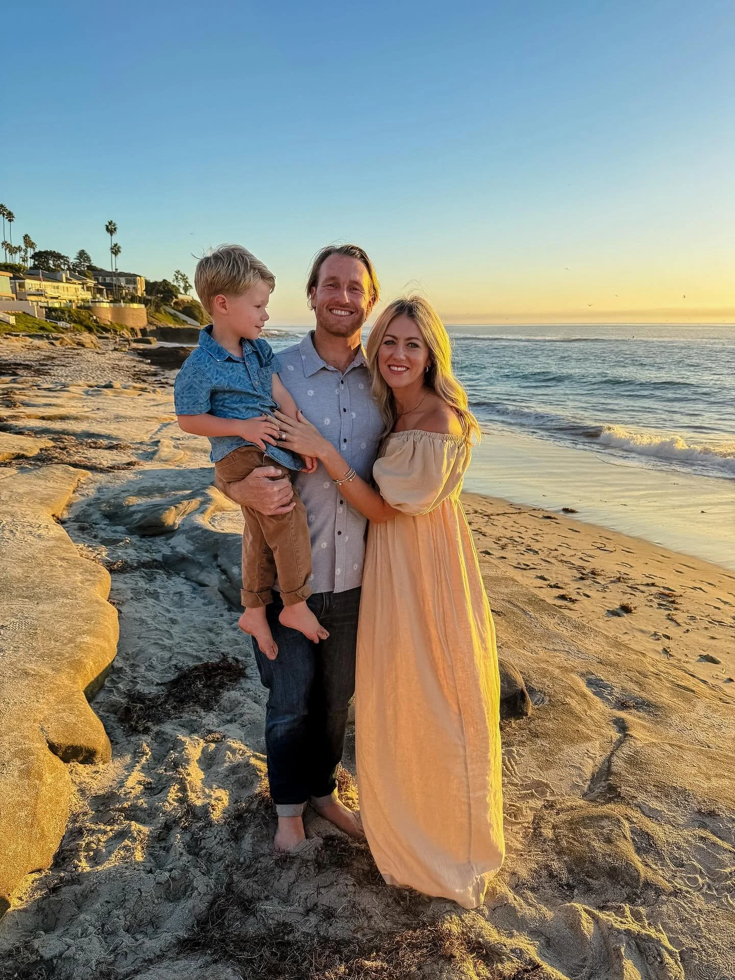 Family pics at Windansea last Thursday 🤍 checkout the video at the end with the orb walking right with us 🥰🥰
.
.
Berkshire Hathaway HomeServices California Properties, Lic No.: 02055879