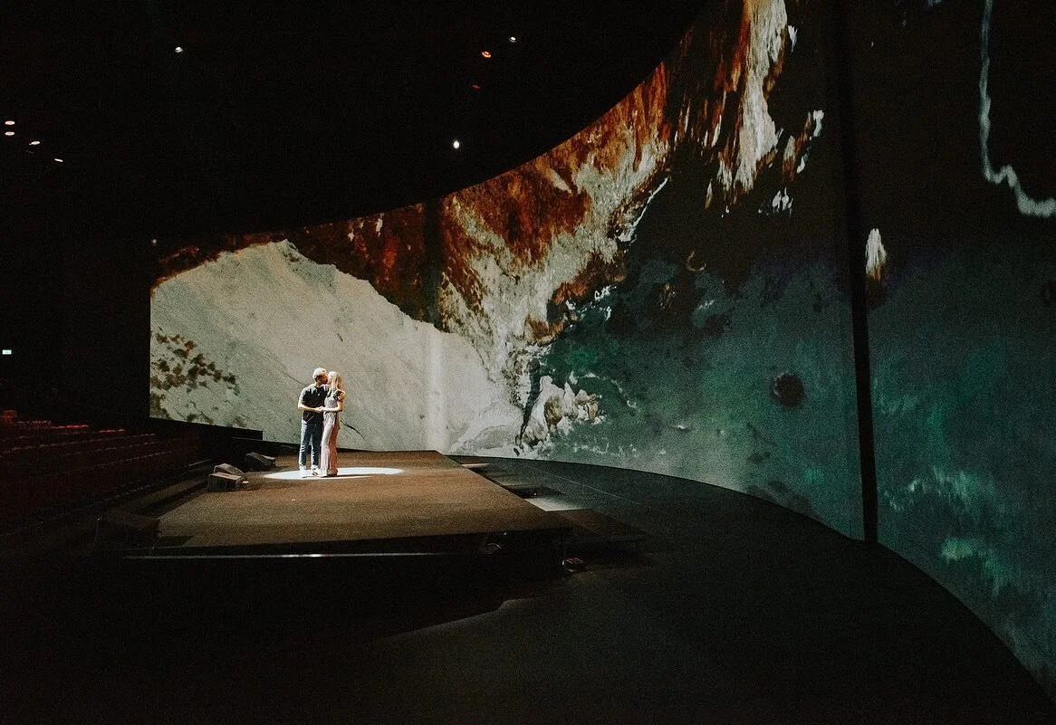 // La moment supr&ecirc;me! This was such an amazing moment to be a part of! The music, the visuals, it was all working together so well! The whole time I was thinking: how the heck did I get here? What an honor to shoot this moment! Congrats to the 