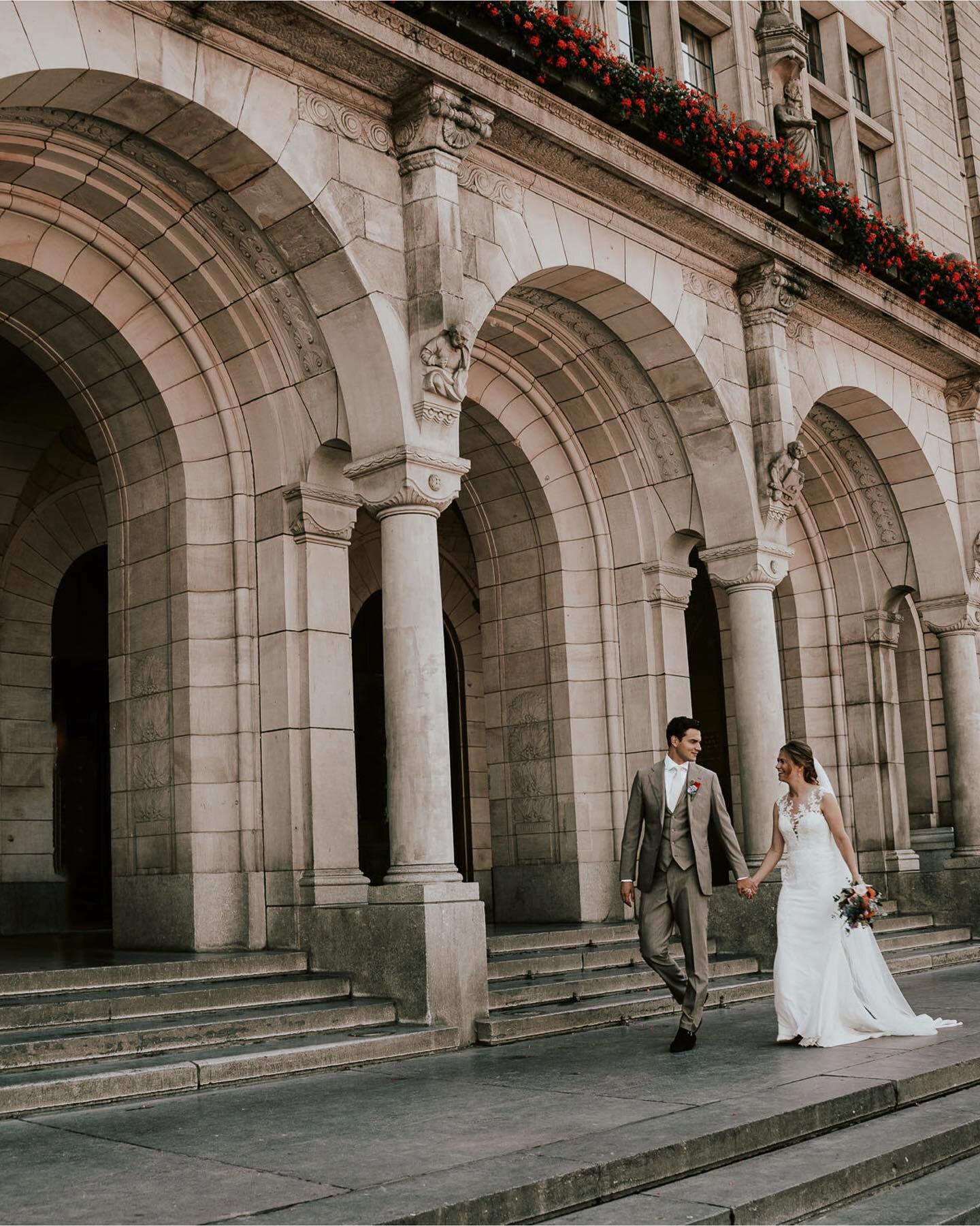 // So it&rsquo;s always been a dream of mine to shoot at this beautiful Cityhall of Rotterdam. With beautiful A and T I got to hop around Rotterdam on their wedding day both at the waterfront and in the cityhall. Such a dream! I&rsquo;m putting the f