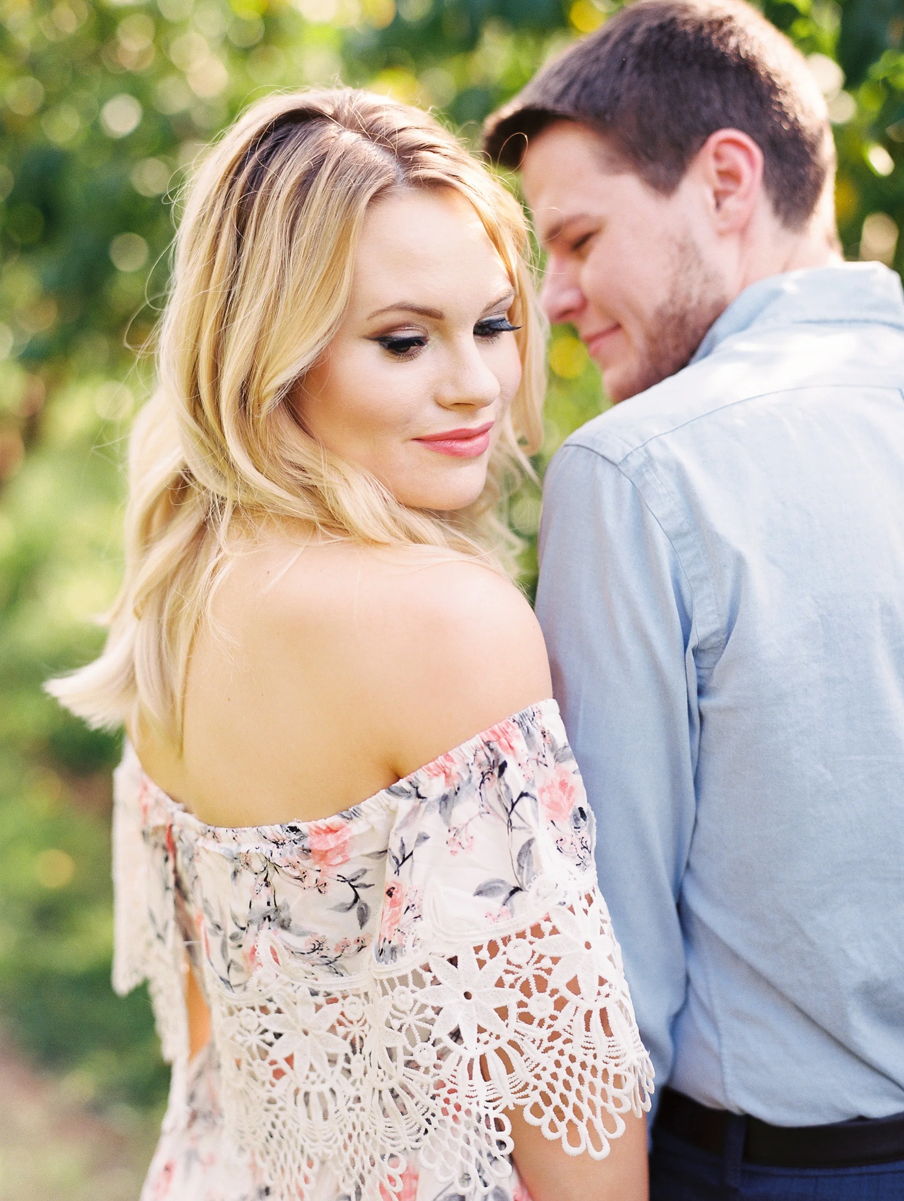 Peach-Orchard-Engagement-Session-Arkansas_0011.jpg
