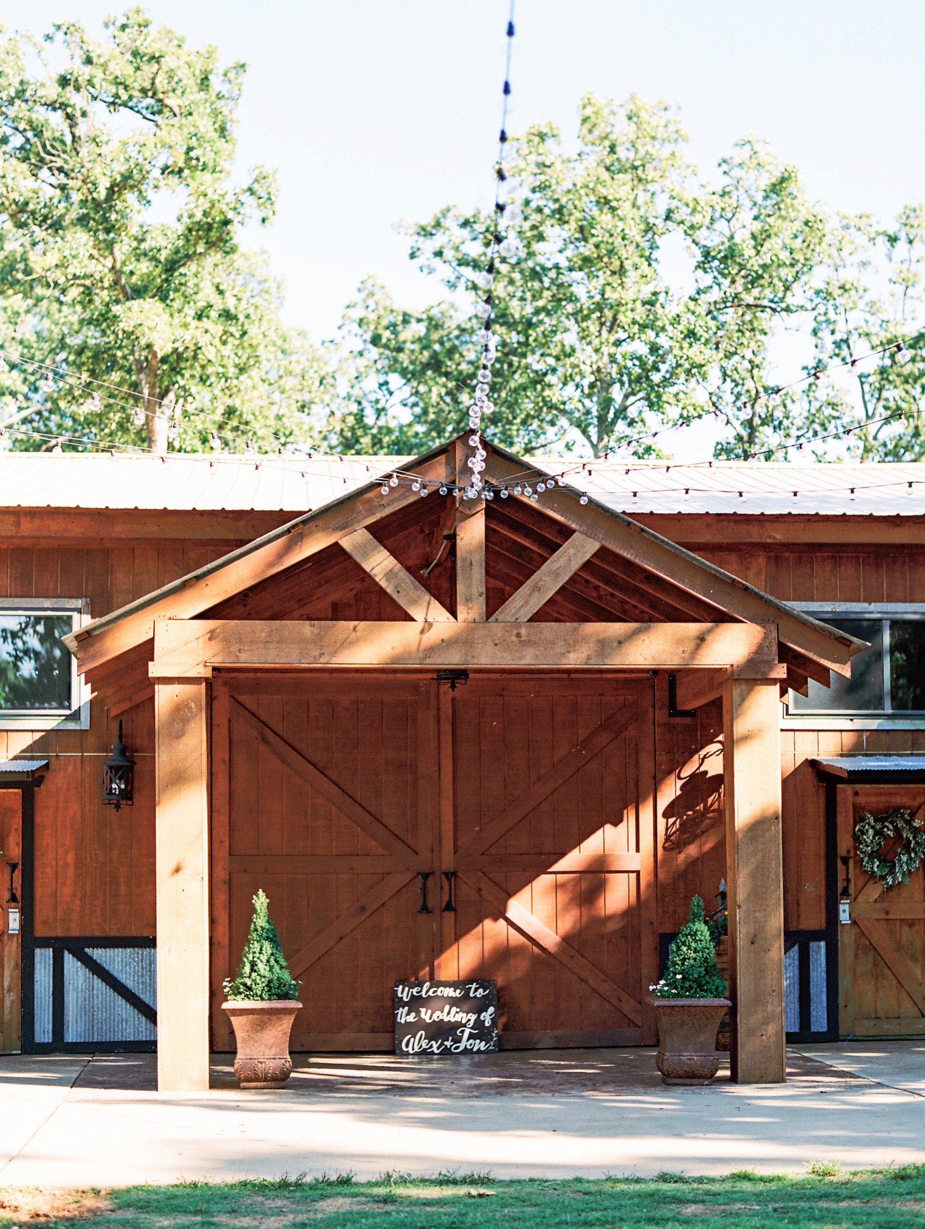 Barn at The Springs Arkansas Wedding Zimmerman Floral_0038.jpg