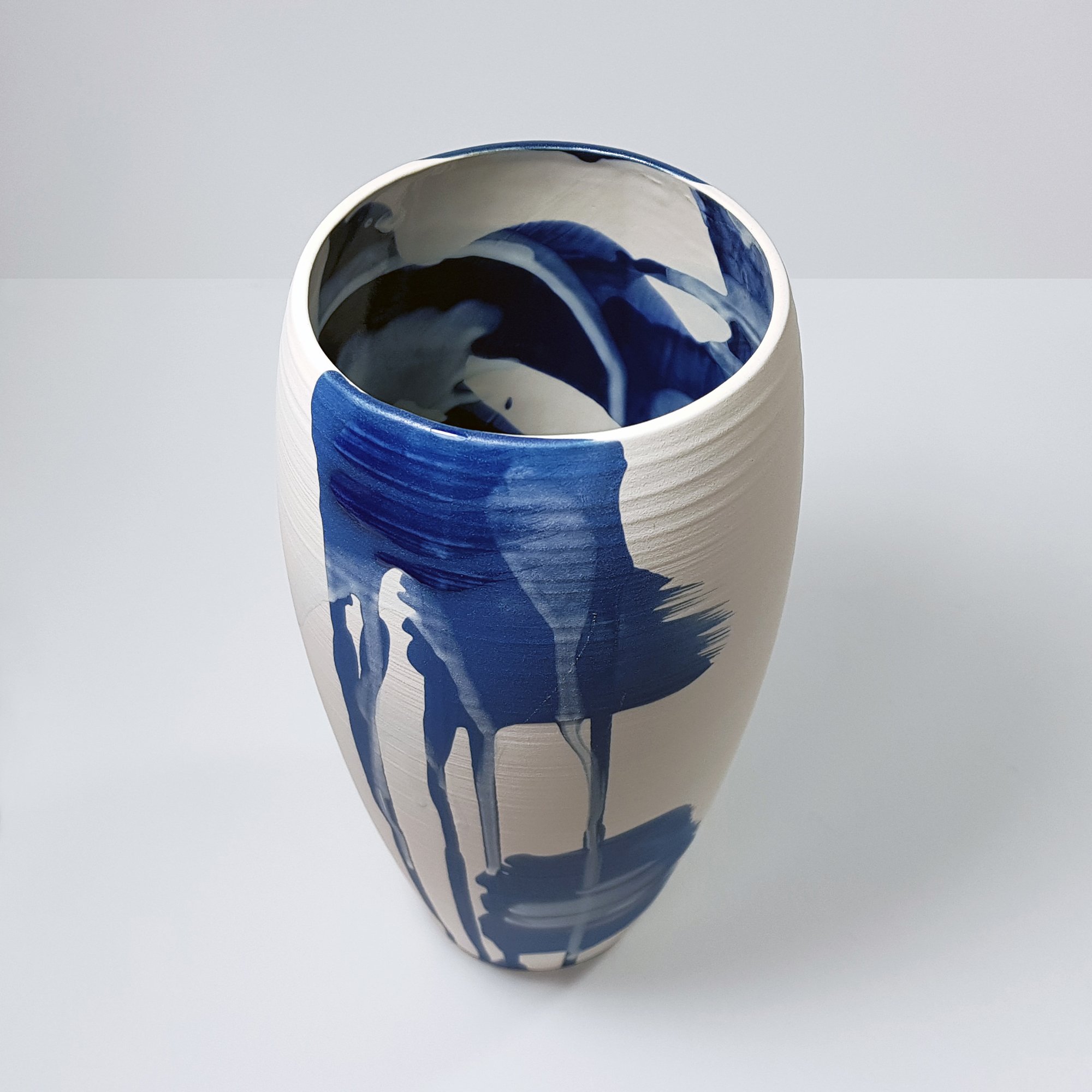 02c-rowena-gilbert-medium-curved vase.jpg