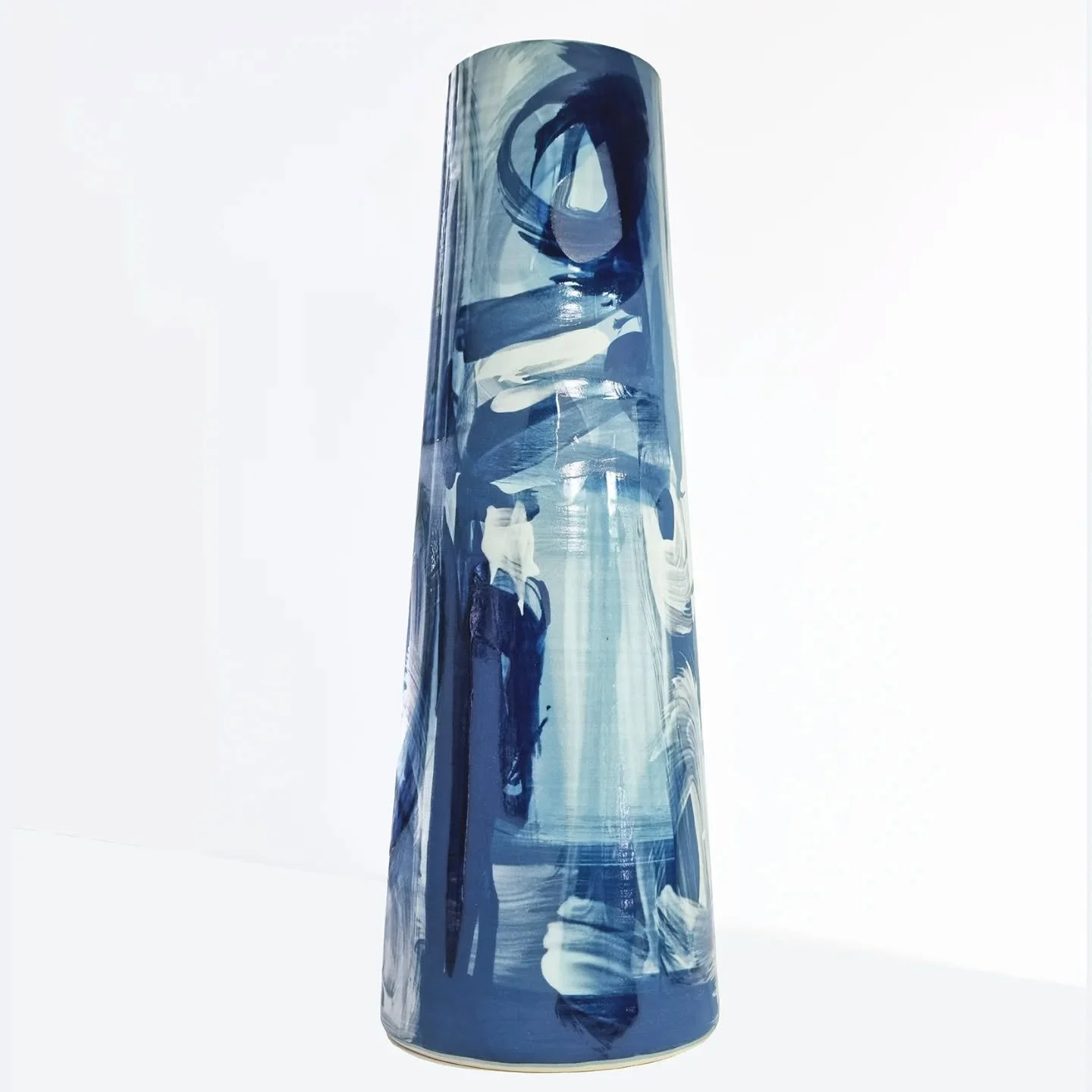 I'll be showing a new selection of Ceramics, as part of Brighton's May Festival Artist Open Houses @cameroncontemporary, 9b Queens Place, Brighton and Hove, BN3 2LJ.
Show opening dets to follow soon xx 

#AOH2026
#ArtistOpenHouses
#BrightonMayFestiva