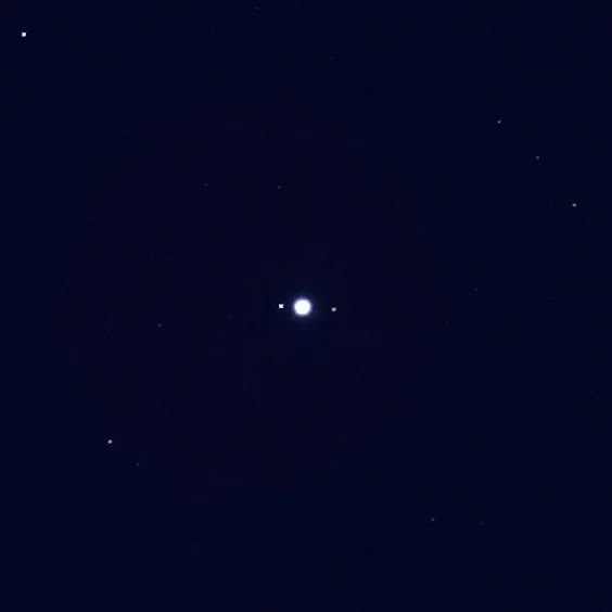 F1.4 1/2 85mm ISO640 Crop