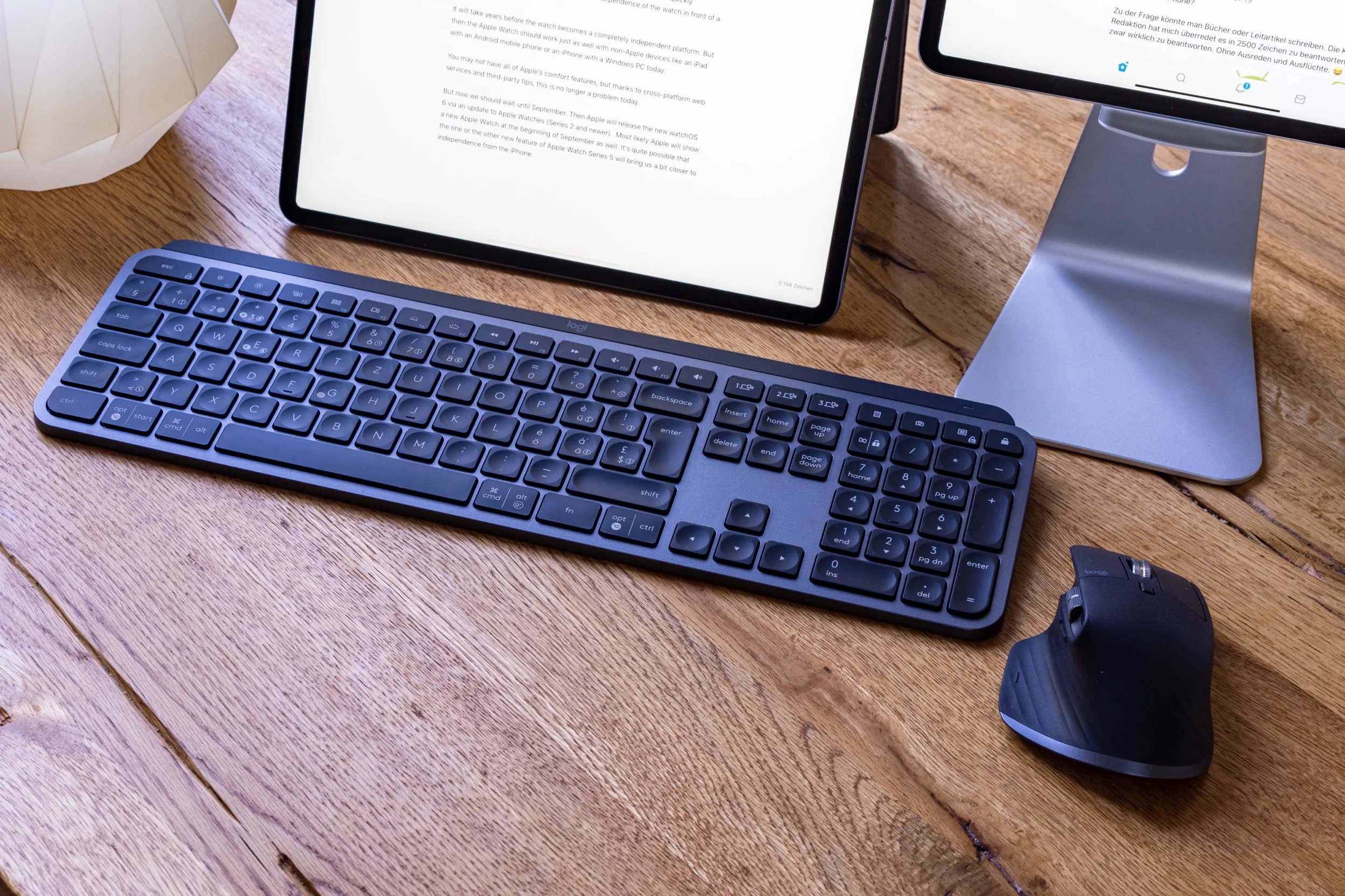 Ipad_pro_mx_keys_mx_master_3_logitech.jpeg