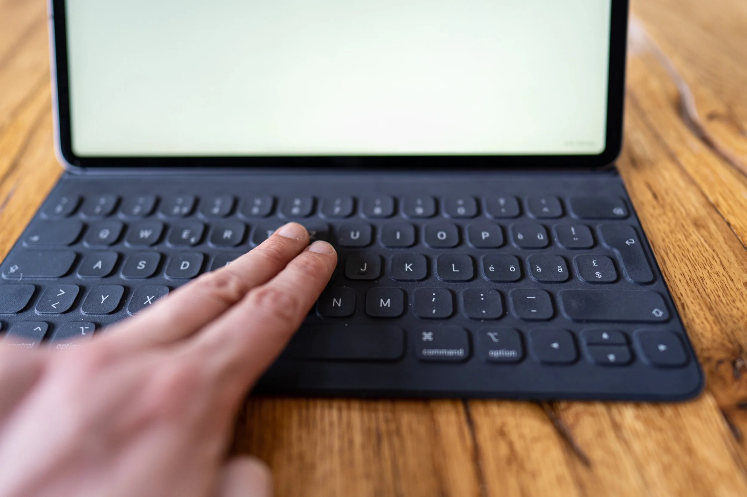 A Different Idea For An iPad Keyboard With A Trackpad