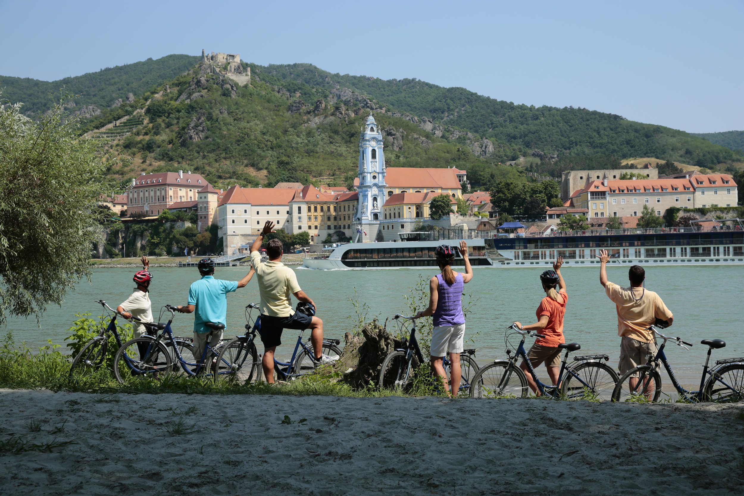 Bicycle_Tour_in_Durstein_Austria.jpg