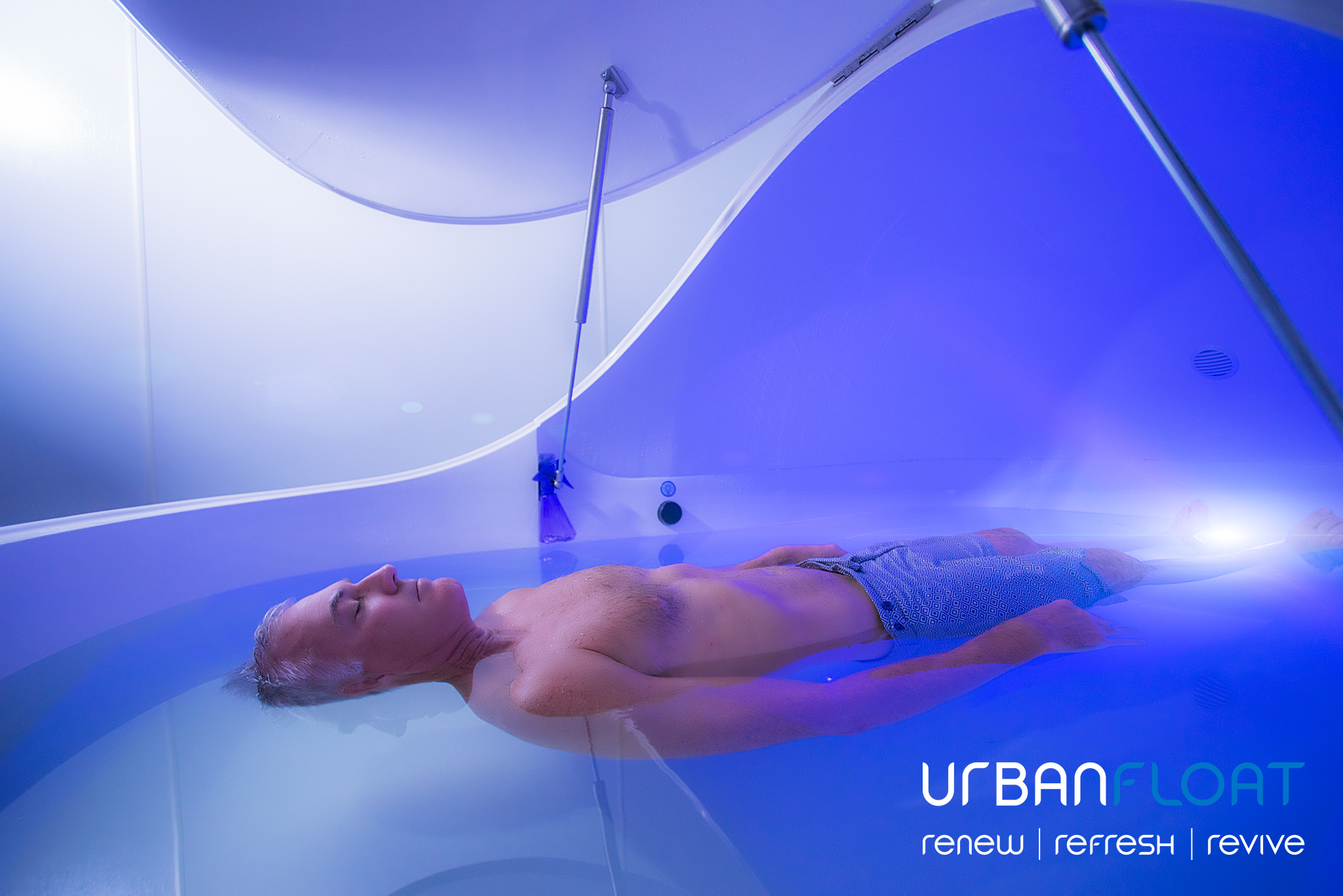 UrbanFloat-Floating-Executive-Business-Sam-4.jpg