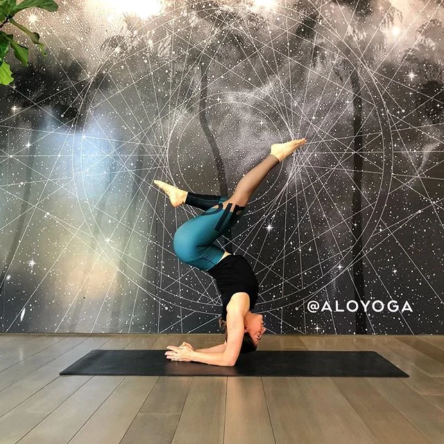 Alo fam I’m coming back! Starting this week I’ll be leaving my blissful little motherhood cocoon and heading to Beverly Hills to teach the yoga. Come flow with me, Monday, Wednesday, and Friday at 11.30am 🧘‍♀️ 🧘‍♂️ 🧘‍♀️