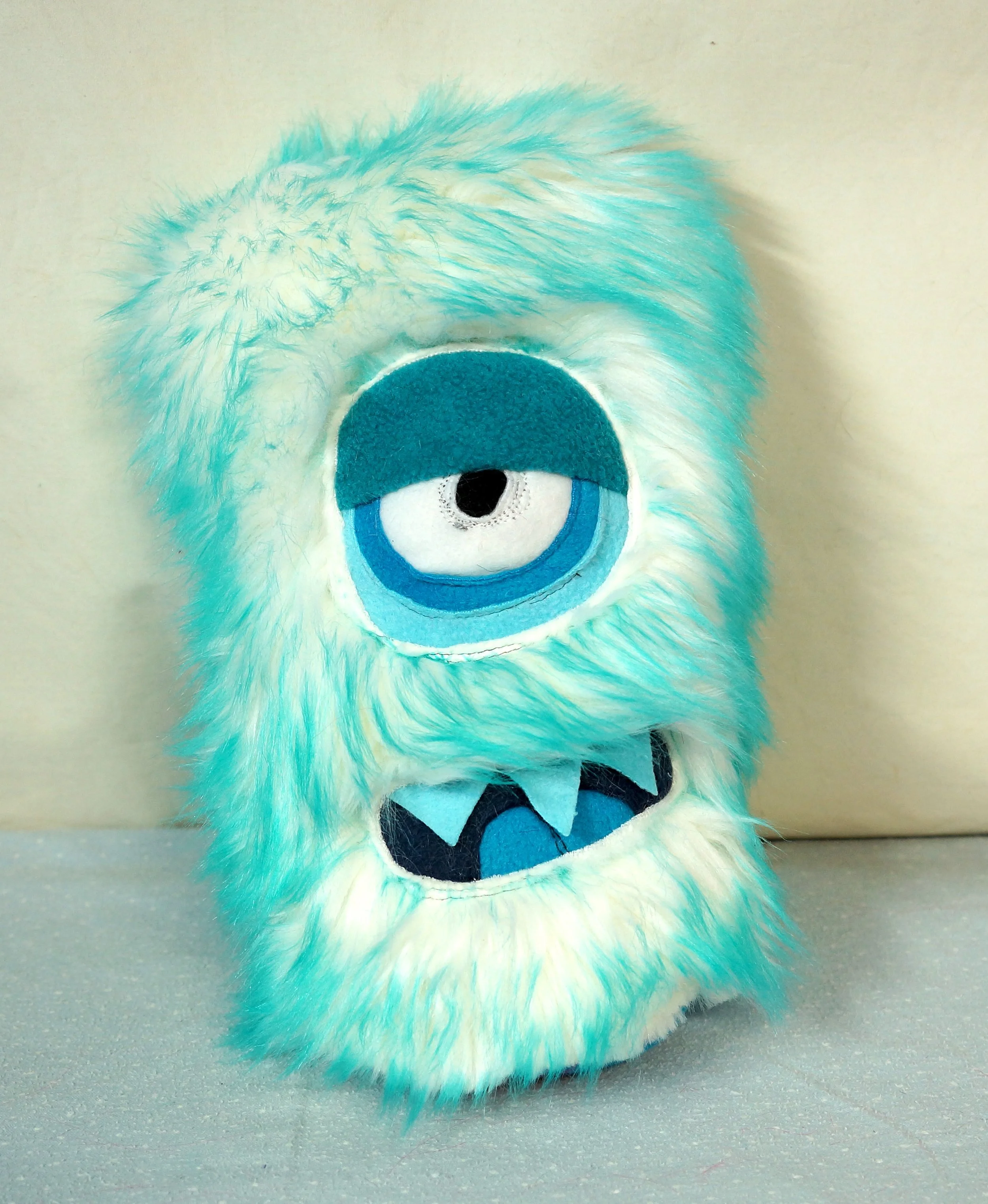 MEDIUM SNOW MONSTER!