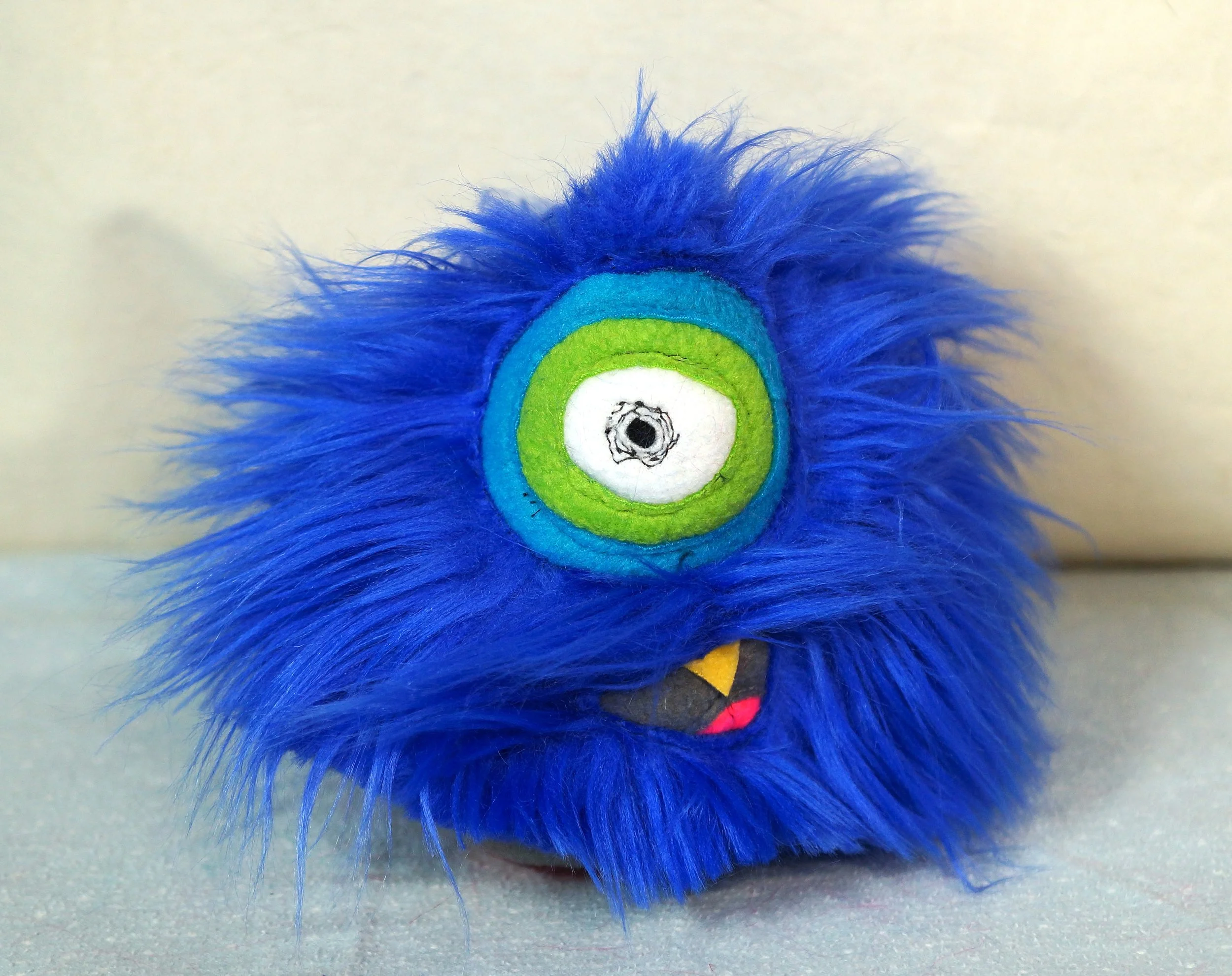 SM DARK BLUE W MOUTH 1.JPG