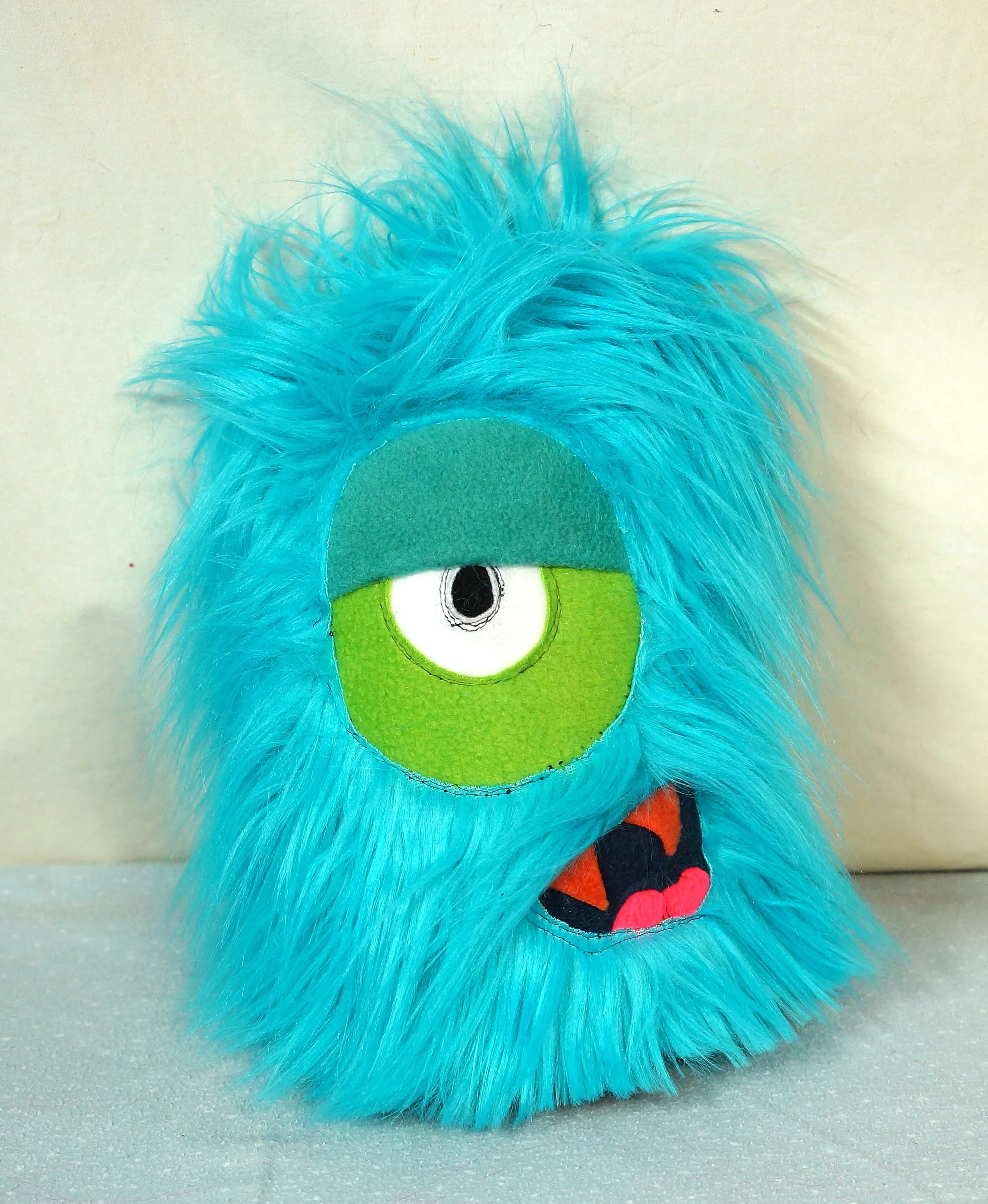 SM TURQ W MOUTH 1.JPG