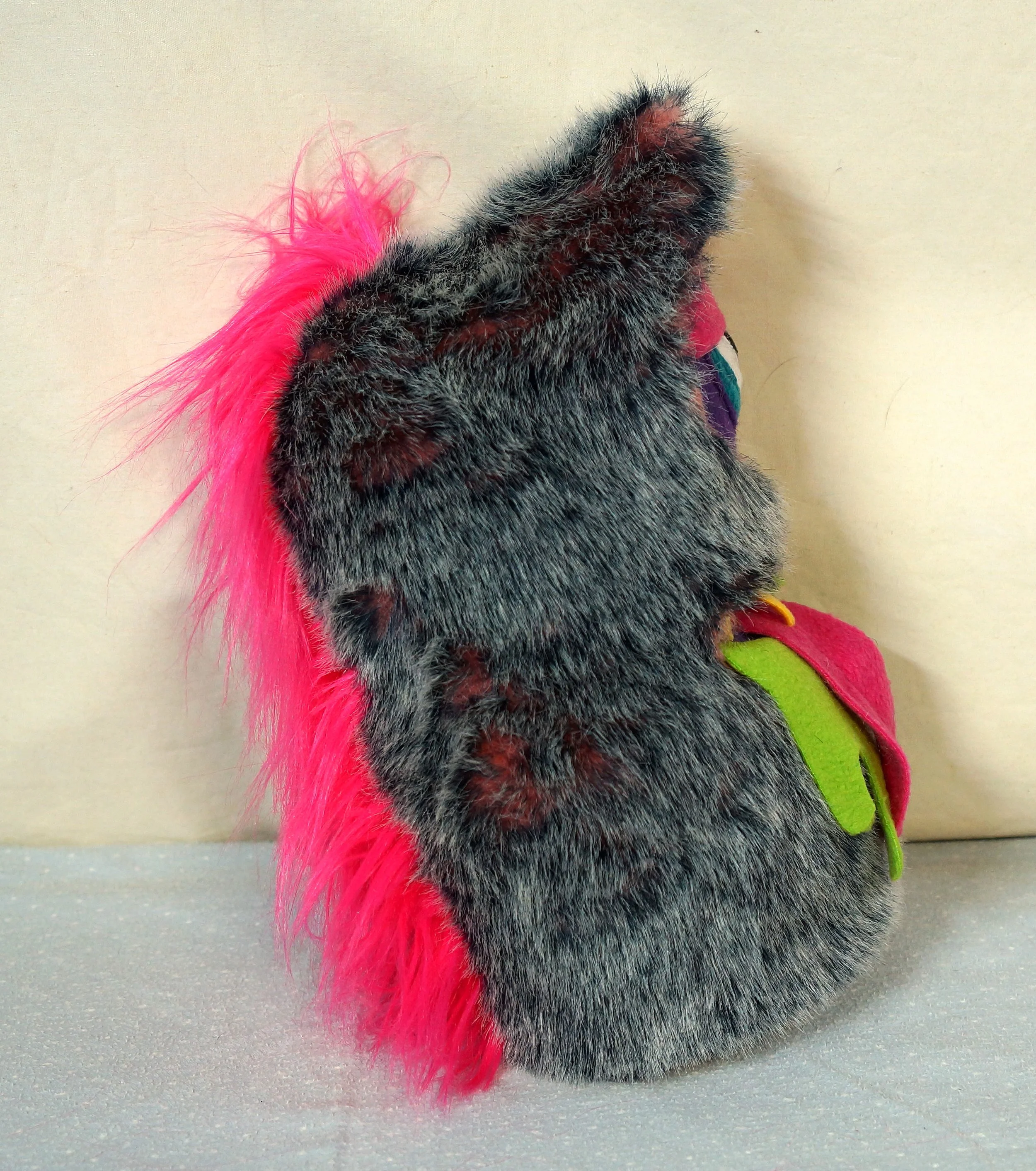 MED GRAY PINK W: DROOL 3.JPG