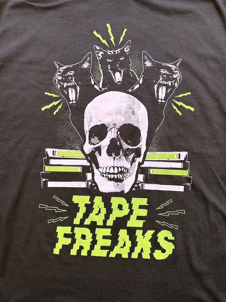 TAPE FREAKS CAT T-SHIRT