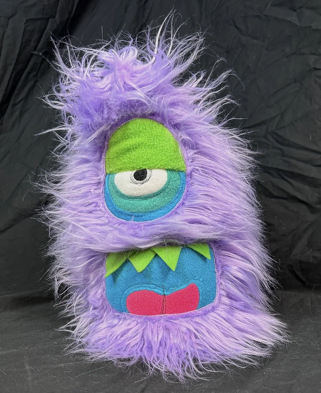 MEDIUM LIGHT PURPLE ONE EYED MONSTER