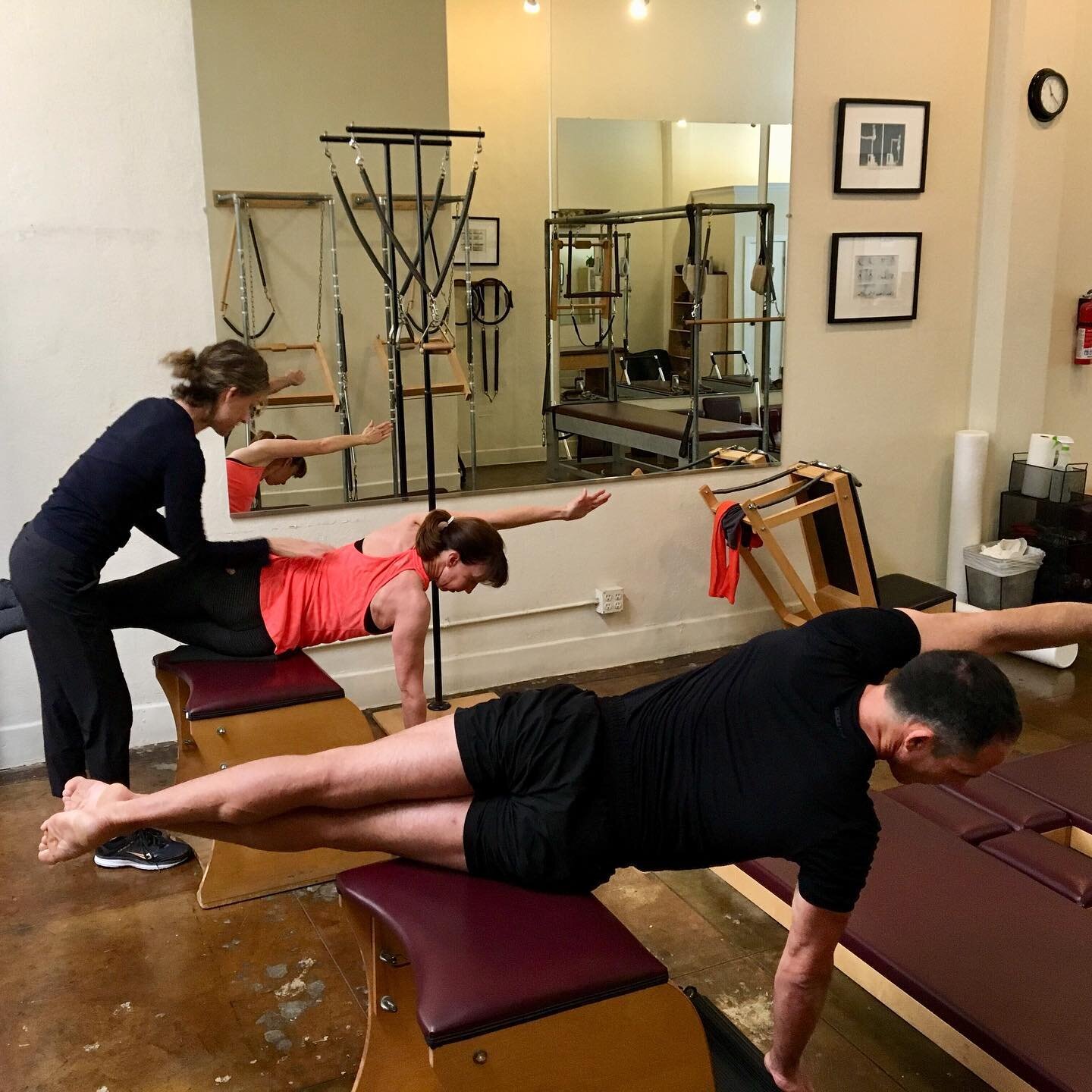 Missing days like these, but excited to teach VIRTUAL WUNDA CHAIR Tue 10/27 @ 10am pacific time. Can&rsquo;t join live? Recording available! DM for zoom link.  #zoompilates #wundachair #pilatesonline #zoepilates #gratzpilates #teamgratz