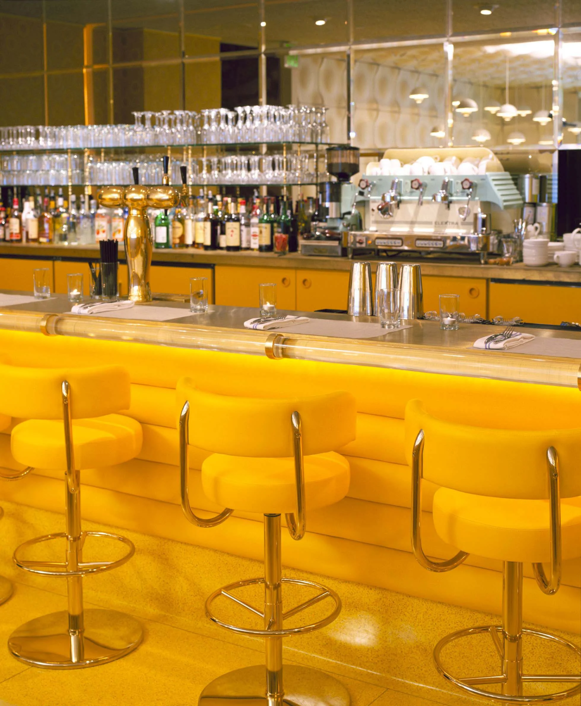 0014pc08a_restaurant.jpg