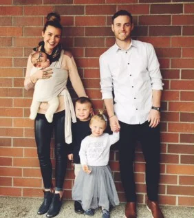 NBD, just me taking a family pick with one of my H&M buttoned collard shirts