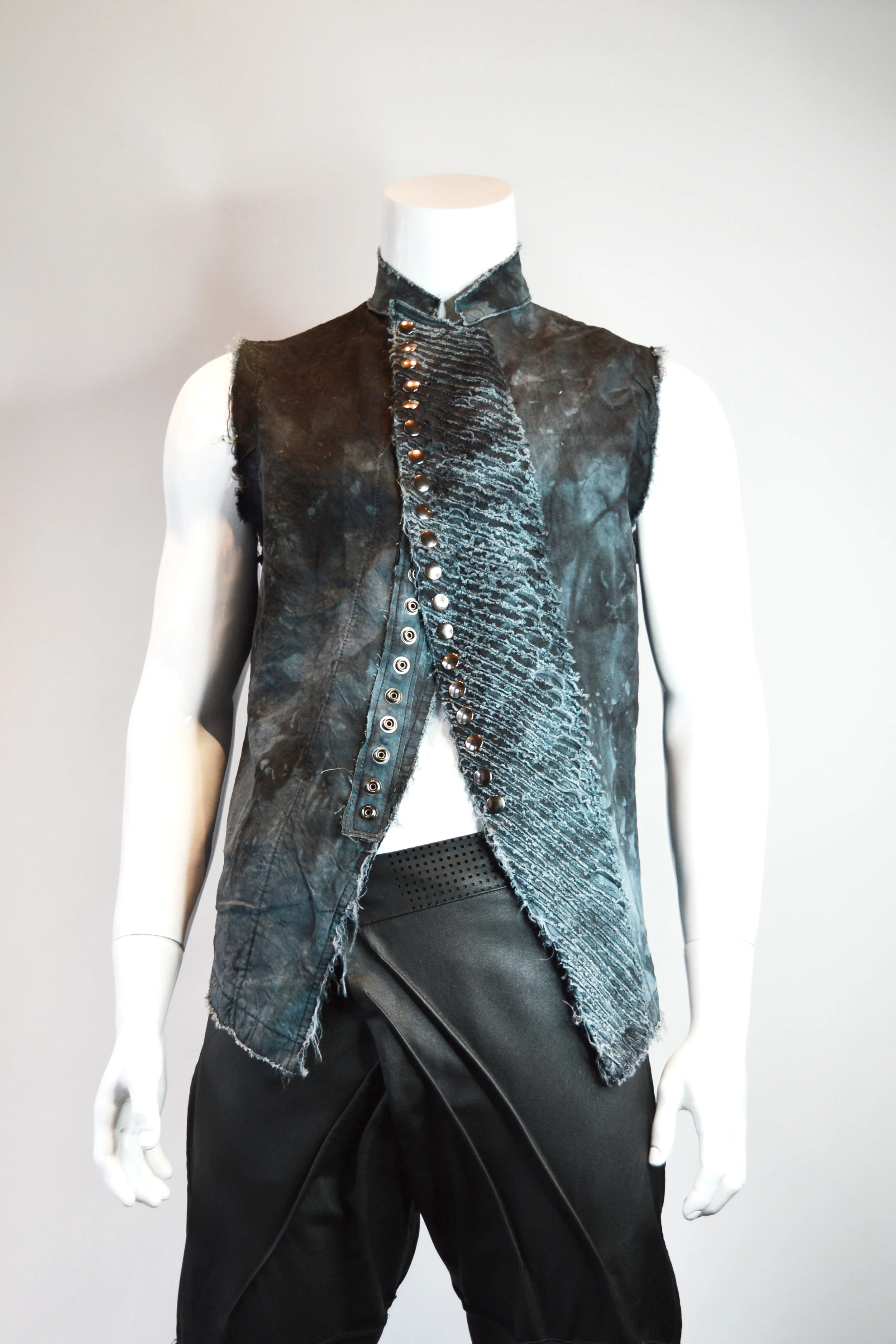 bluedye_vest_F.jpg