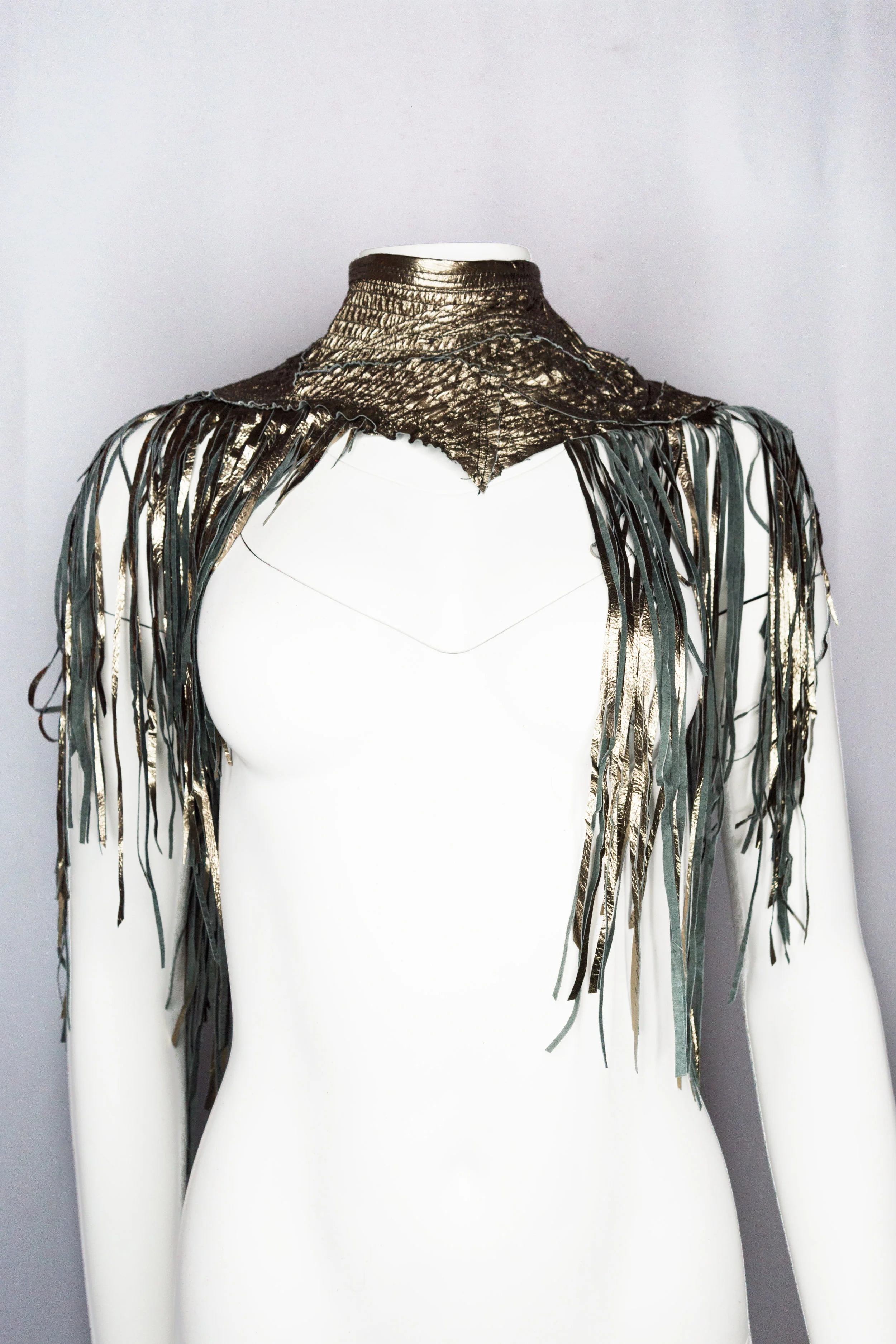 goldgatheredfringe_neck_F.jpg