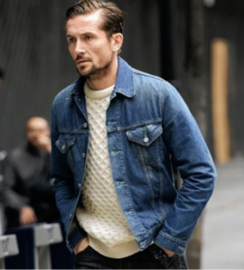 How To Wear A Denim Jacket Based On Your Personality — The Peak Lapel