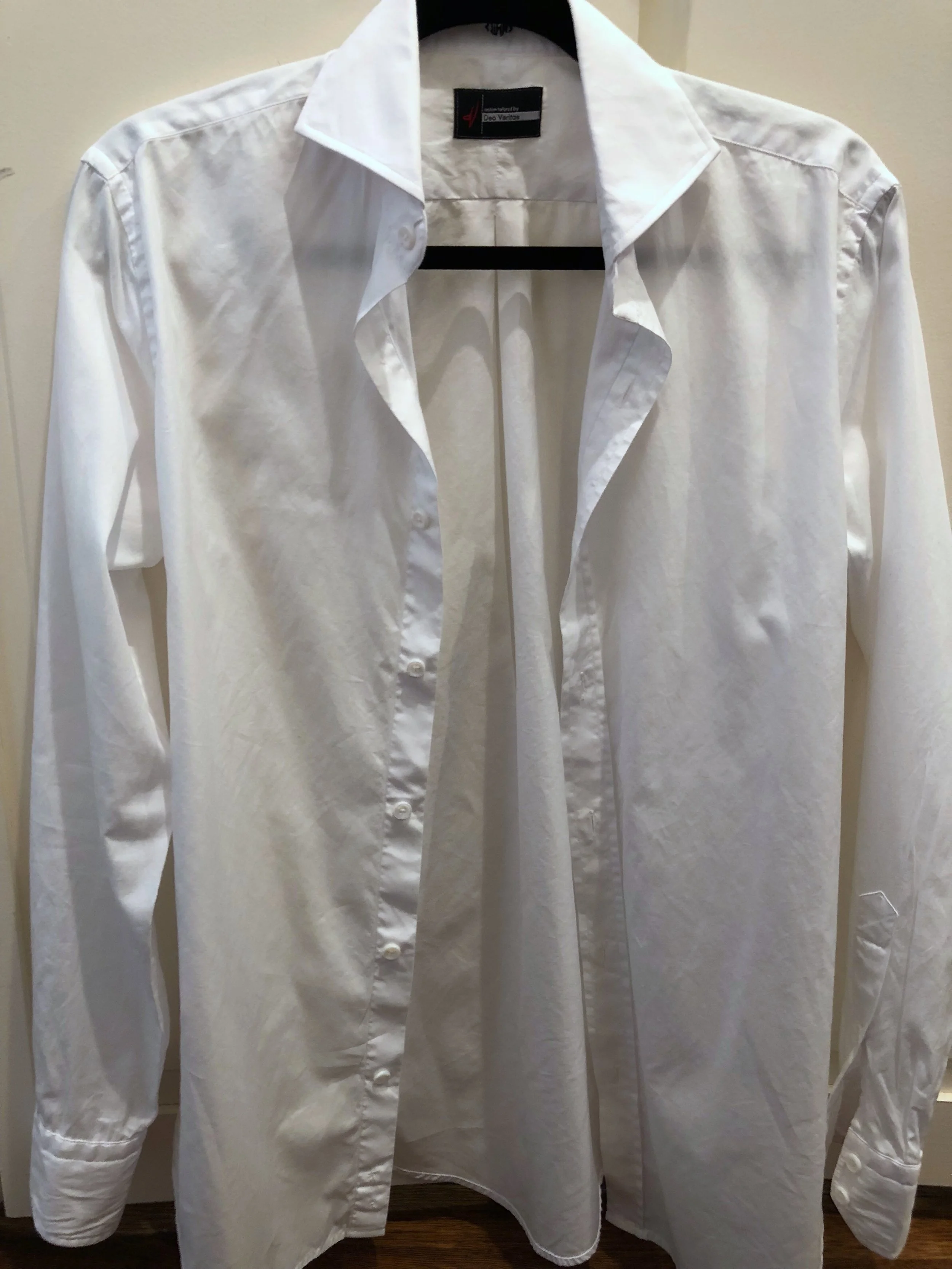 The white dress shirt