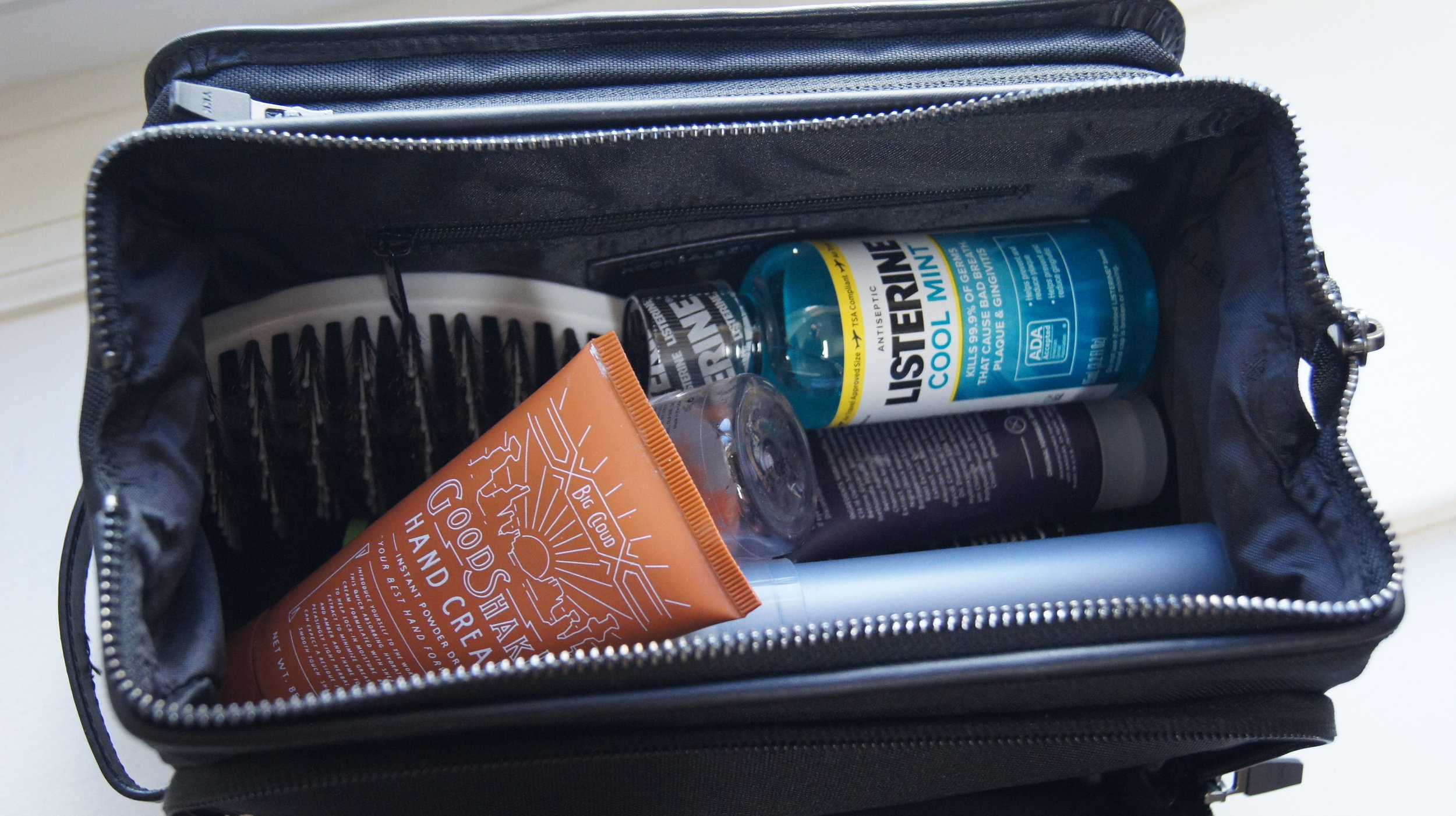 Hook & albert weekender deals bag