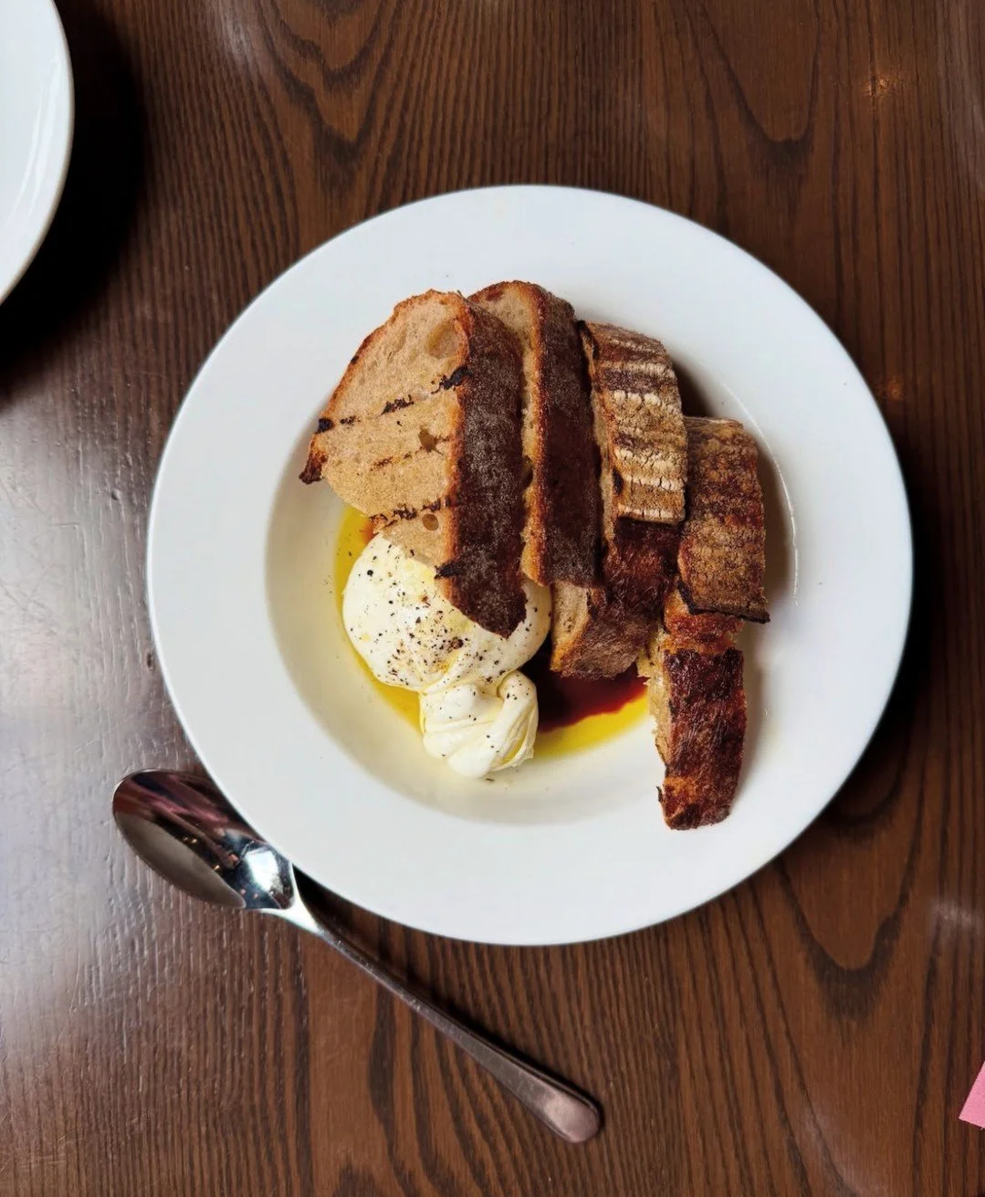 Pass the Gräńde Burrata, per favore. 🧀 🥖 

📷 : #thecltgal
#barvetti #italianfood #LouisvilleDateNight #LouisvilleEats #LouisvilleItalianFood #Louisville