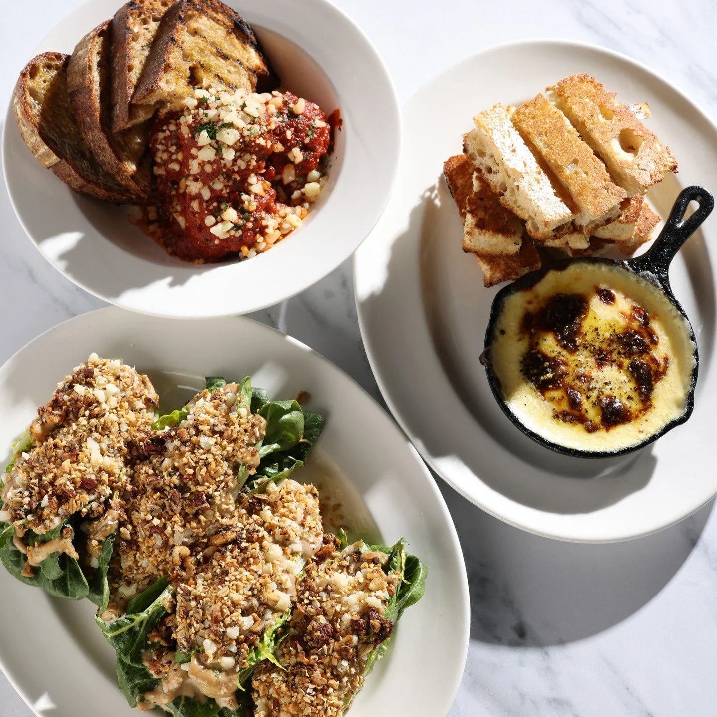 The best kind of gift? A full snack spread at Vetti. 🎁 🎄 Which antipasto are you reaching for first? #Meatballs #CaesarSalad #Fonduta
.
.
Grab your reservation for dinner with loved ones at barvetti.com! 

#barvetti #Louisville #LouisvilleFood #Lou