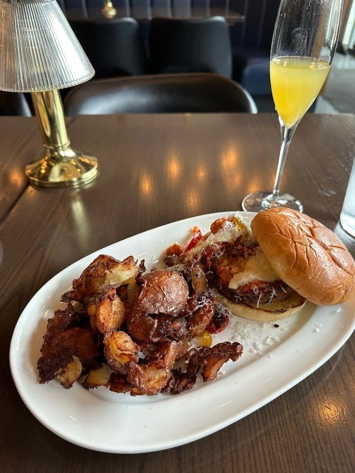 Start your new year with us! 🥂  Enjoy our brunch menu every day from 11am - 2pm through 1/4. Reservations are available now at barvetti.com. See you next year, amici! 😉 #HappyNewYear