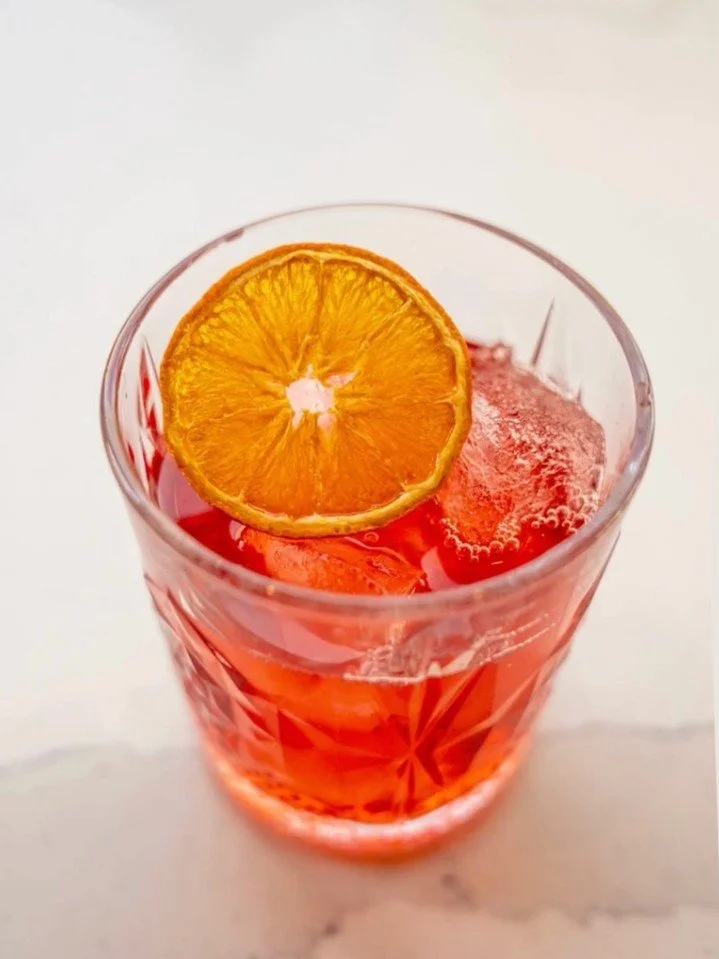 Whether it's Dry January or you're sticking to your New Year's resolutions, we've got you covered. Our N.A.Groni has all the refreshment of a cocktail without any of the alcohol. 🍹 Saluti!

&bull; Ritual gin &bull; Giffard Sirop Aperitif &bull; oran