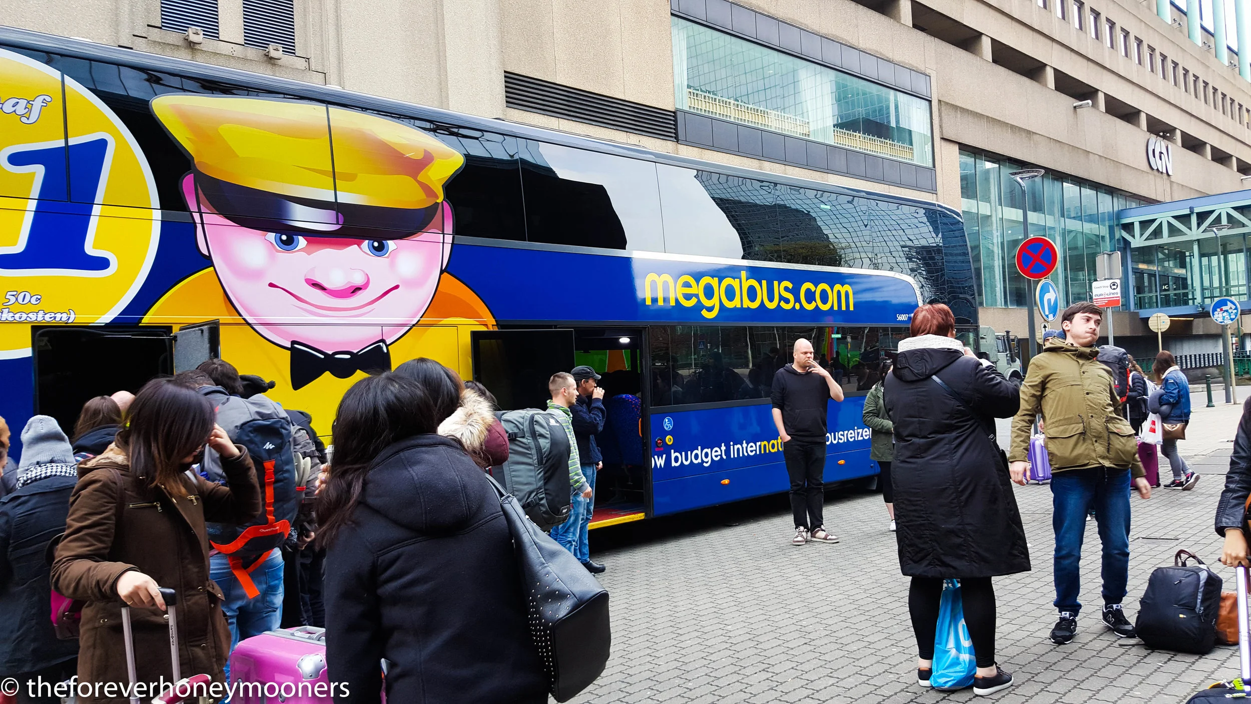 Cheap bus ride from Amsterdam to Brussels