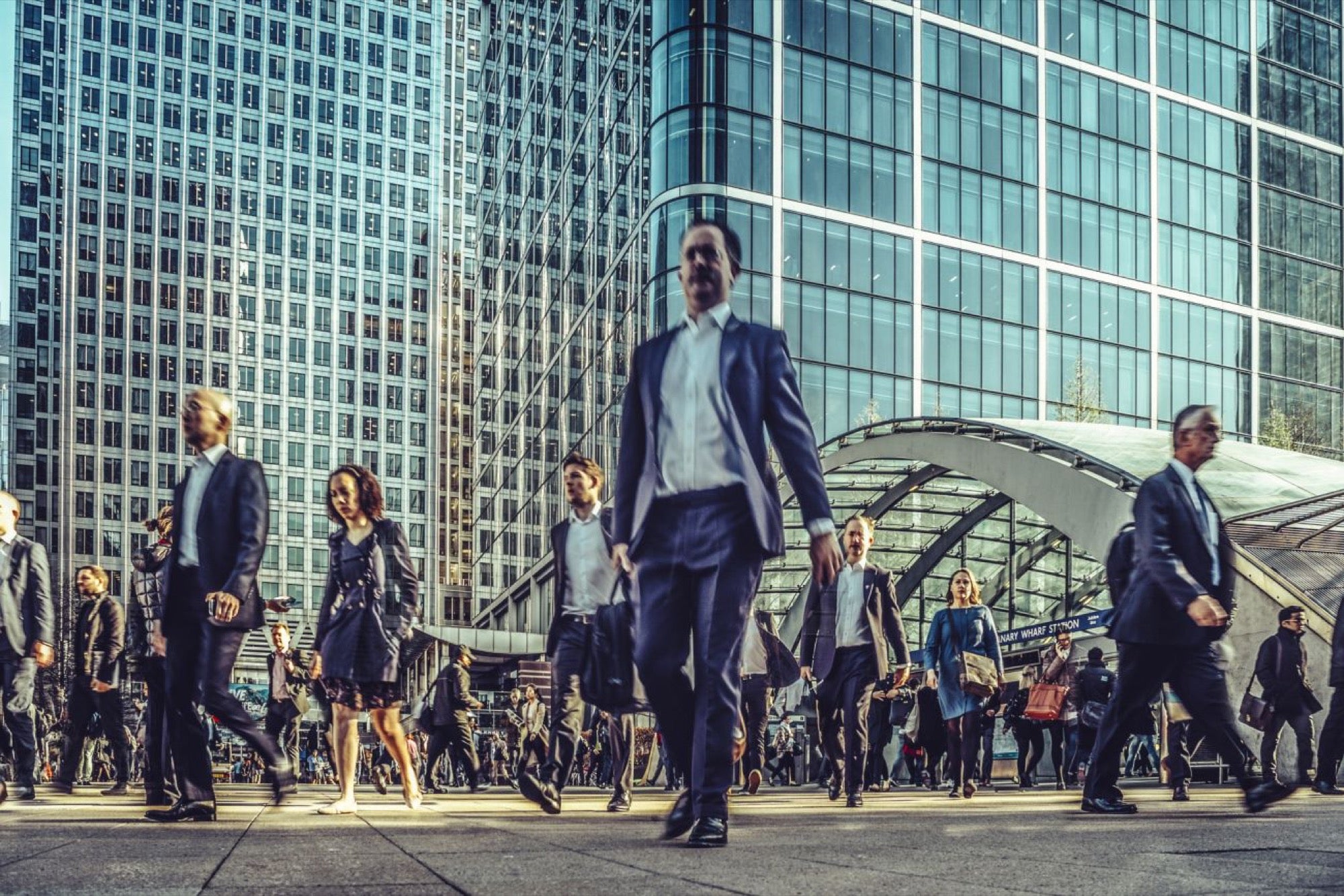 Why are investors leaving the major banks in droves?