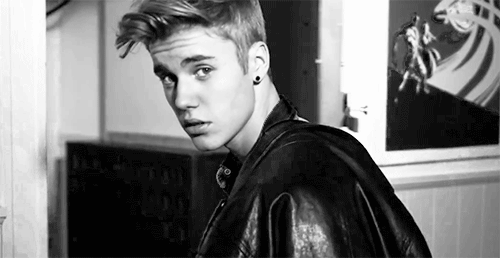 justin-bieber-wink.gif