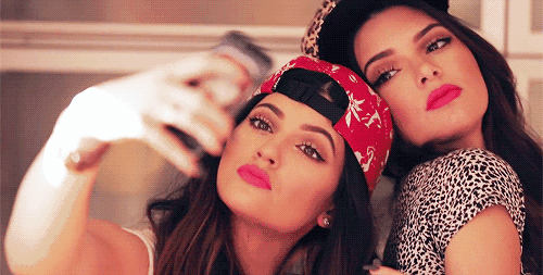 10-commandments-of-the-group-selfie_30245_72230.gif