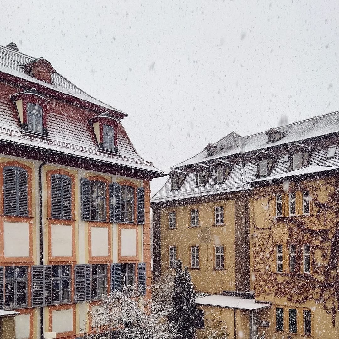 Verschneites Bamberg ❄️ Na, &uuml;berrascht? Danke an @dazzling_trash f&uuml;r das tolle Bild! #igersbamberg #bamberg #bamberglieben