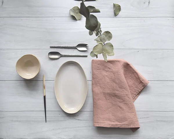 fuente pequeña en blanco