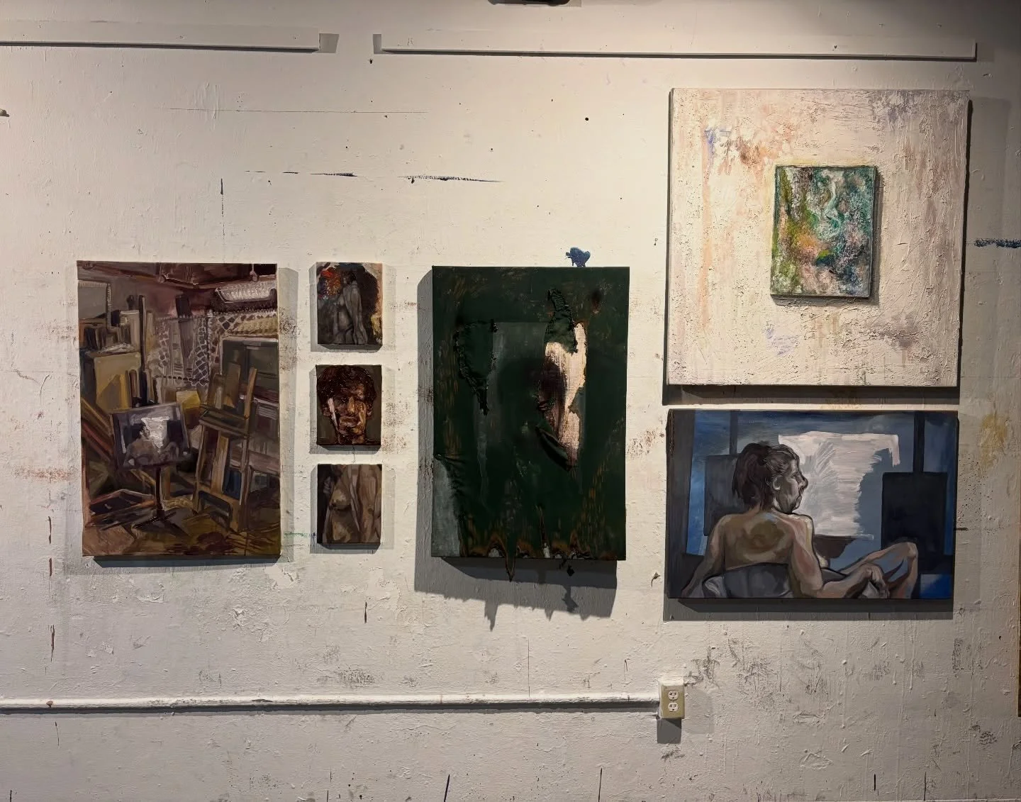 second 5-week critique, expanding range of material and conceptual backbone 

&bull;
&bull;
&bull;
#contemporaryartwork #art #artist #paint #square
