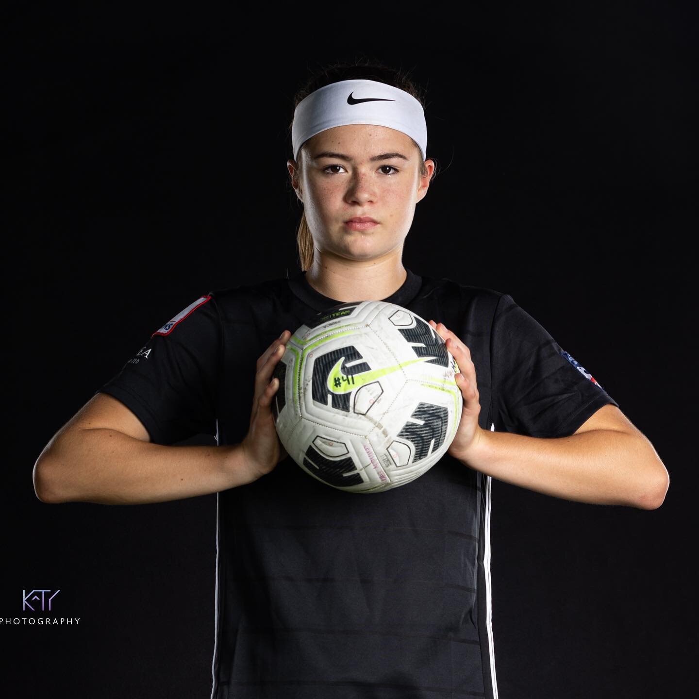 Who&rsquo;s ready for spring soccer? ⚽️

#soccerphotography #sportphotographer #femalesportsphotographer #stronglikeagirl