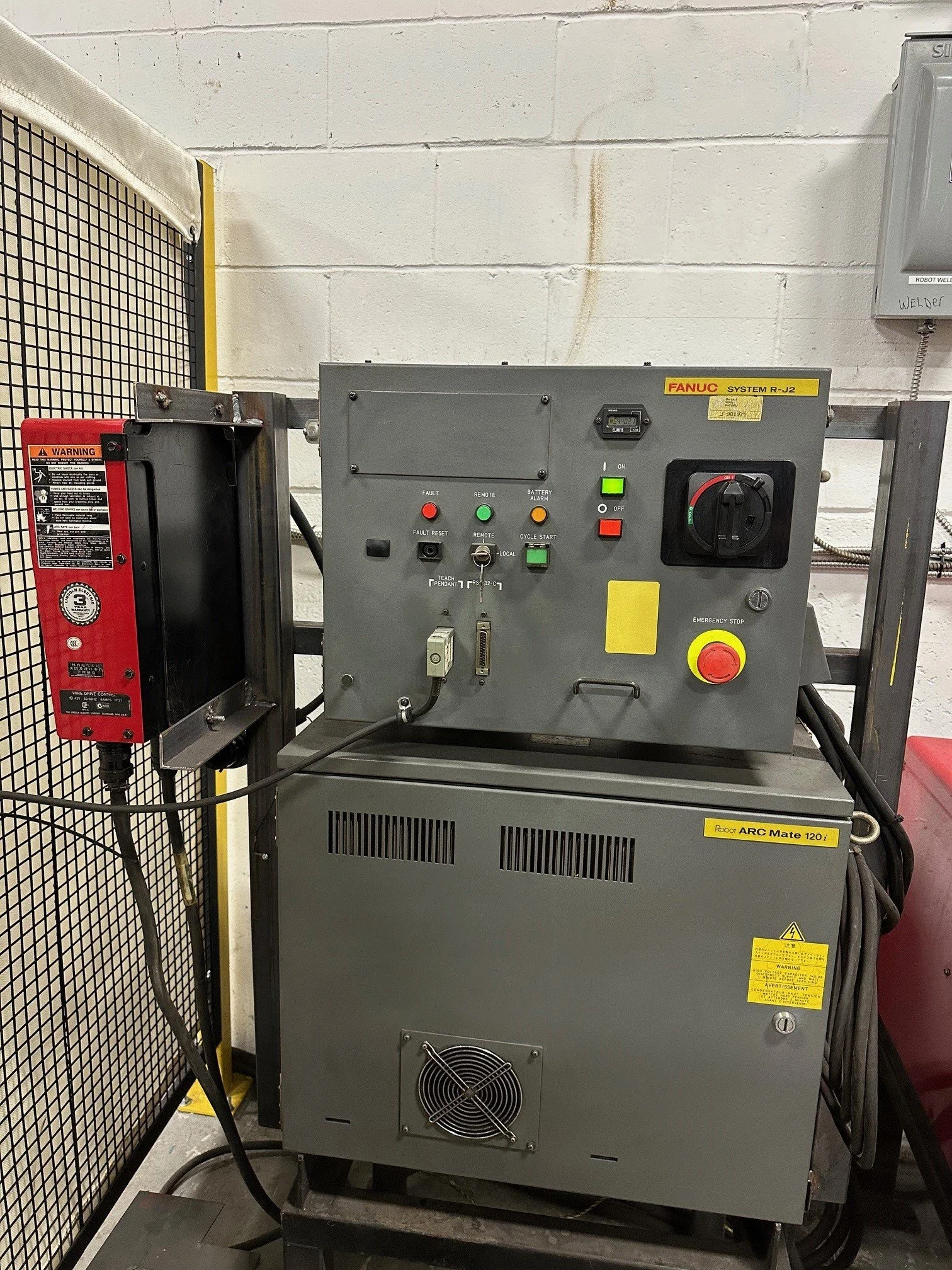 Robot 2_Controller Outside.jpg