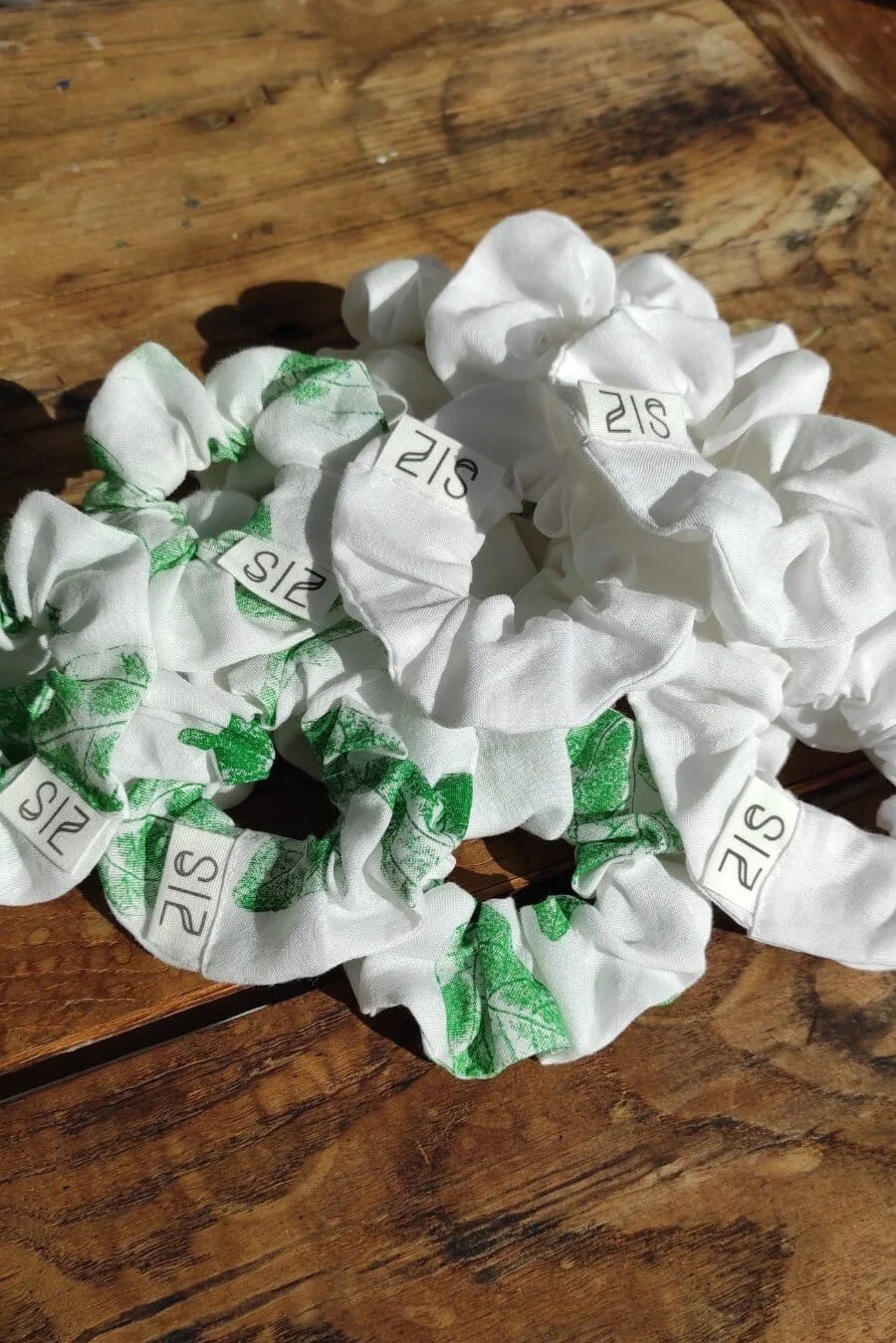 LINEN SCRUNCHIES