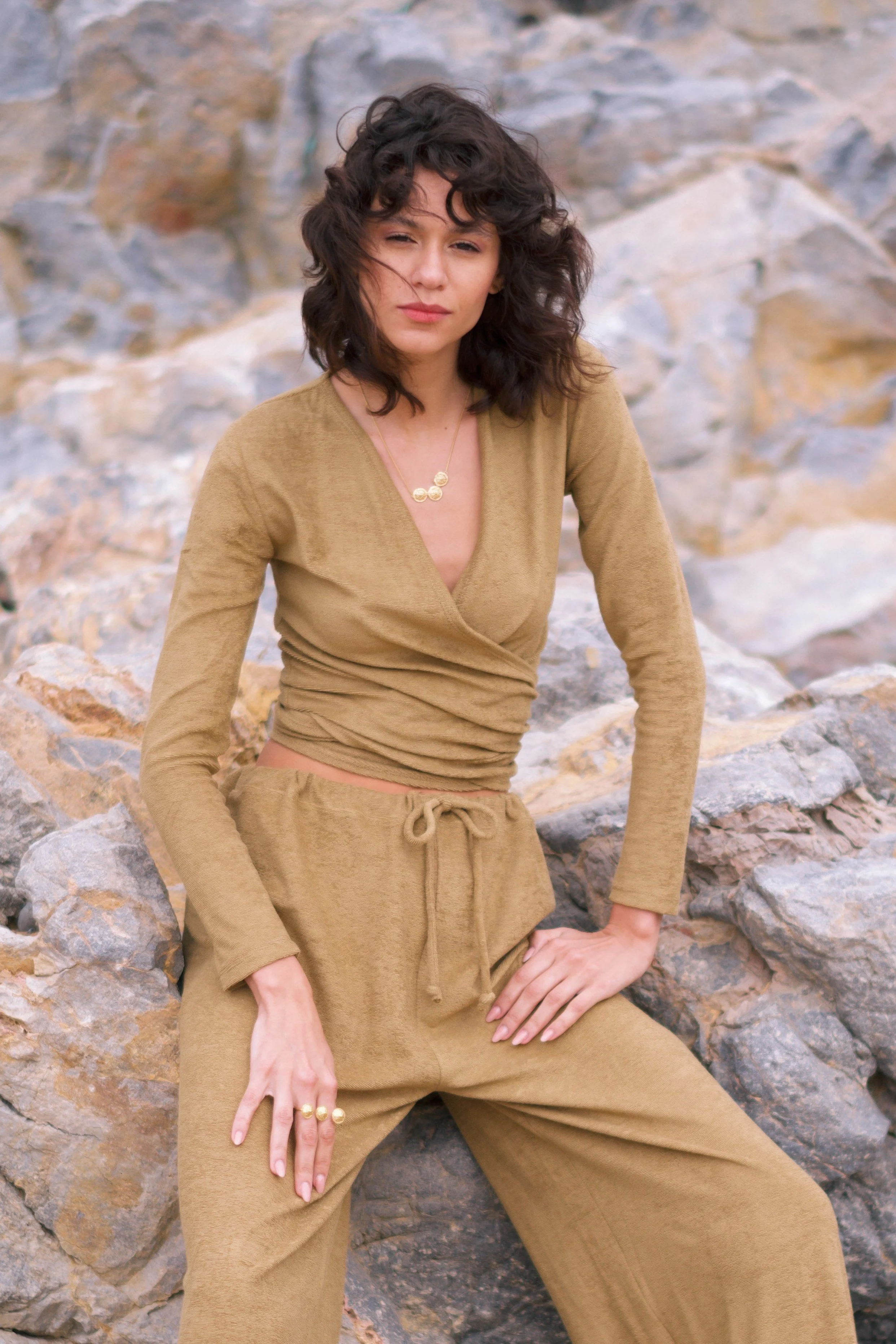 REKAWA BLOUSE - OLIVE