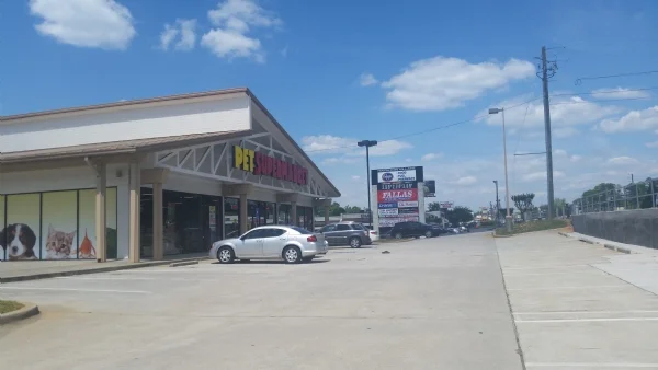 340_PetSupermarket.jpg