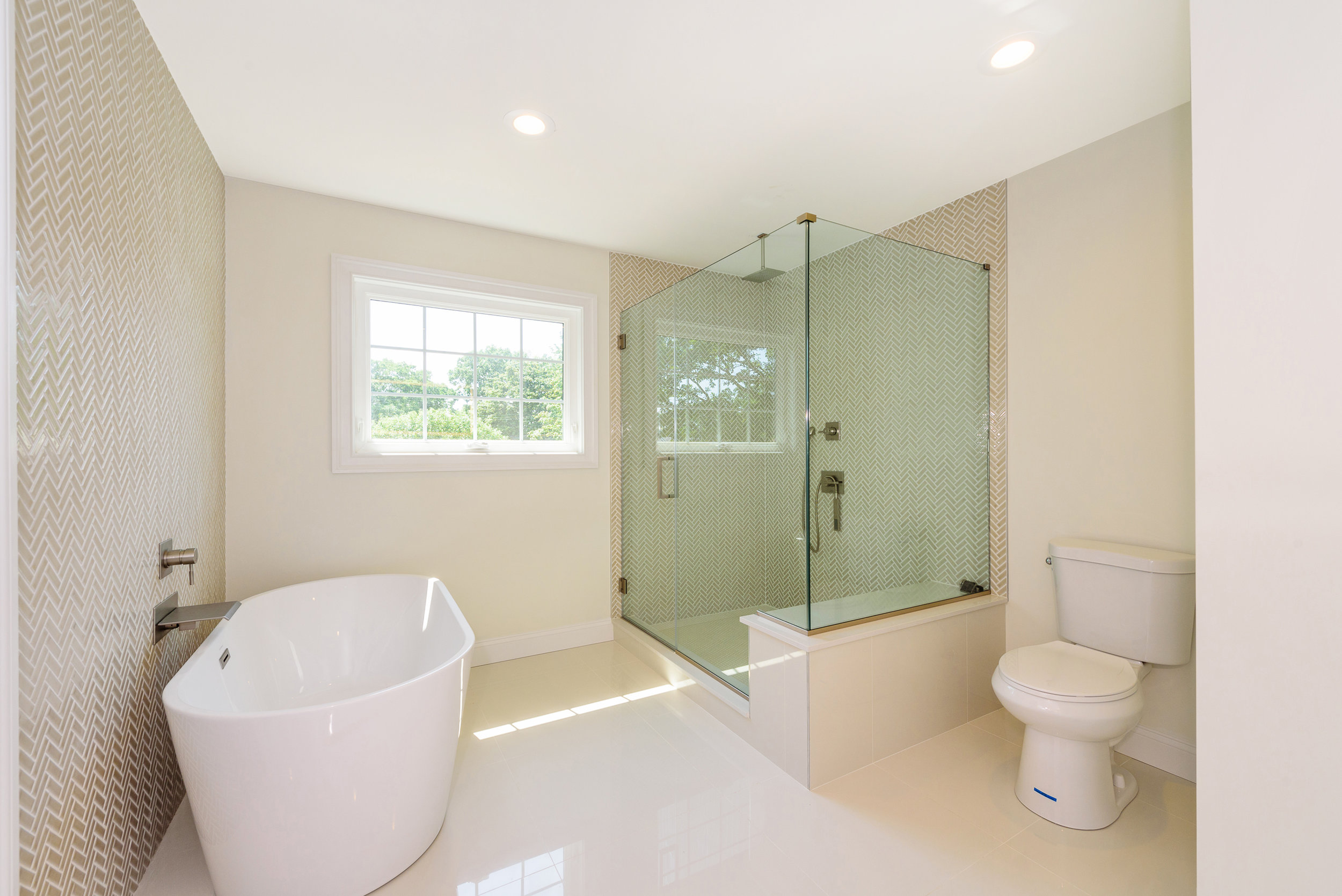 015_Master Bathroom .jpg