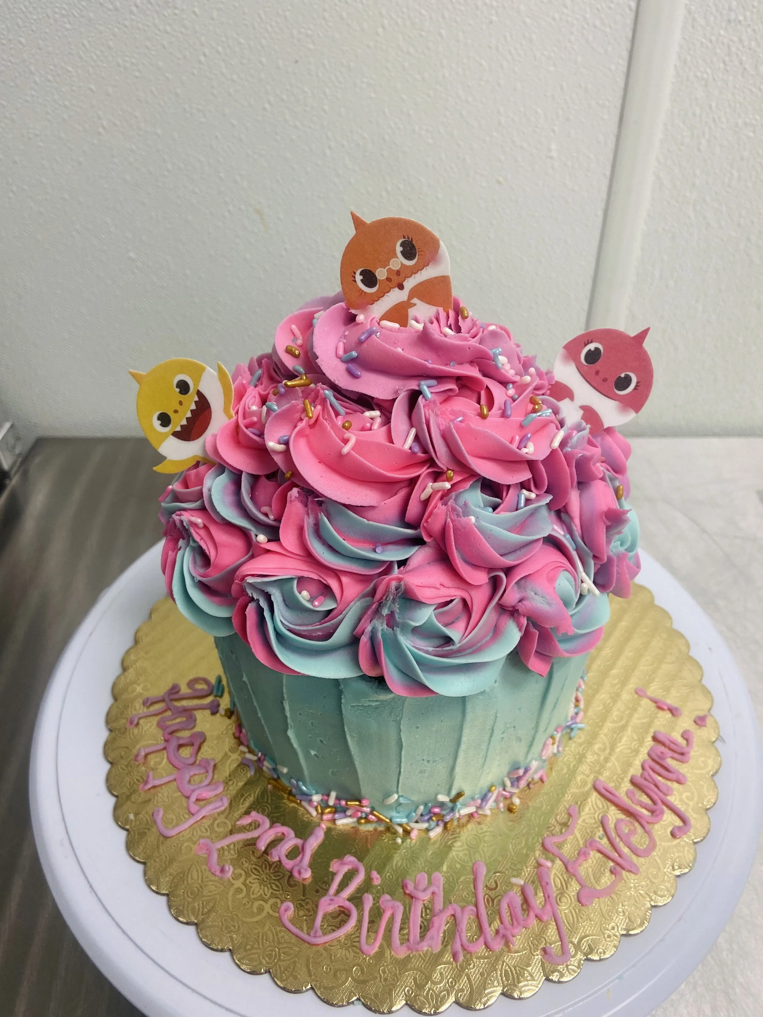 GIANT CUPCAKE