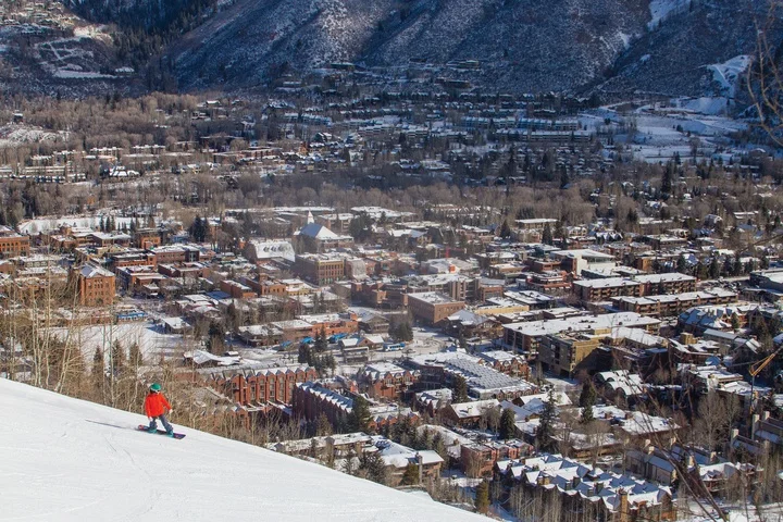 st-regis-aspen-winter-snowboard-15-B-33_720x480_72_RGB.jpg