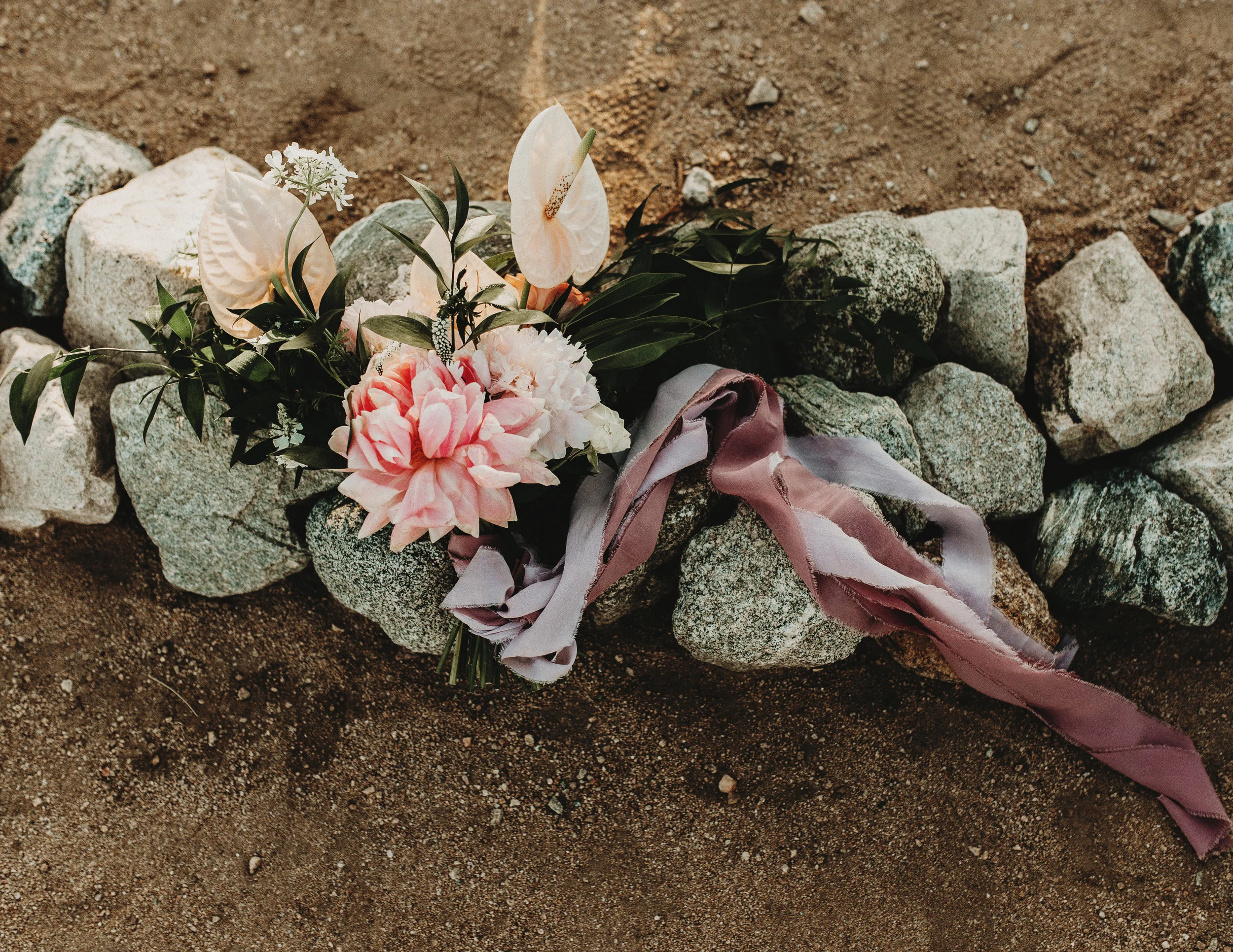 Florals by : Intentional Blooms