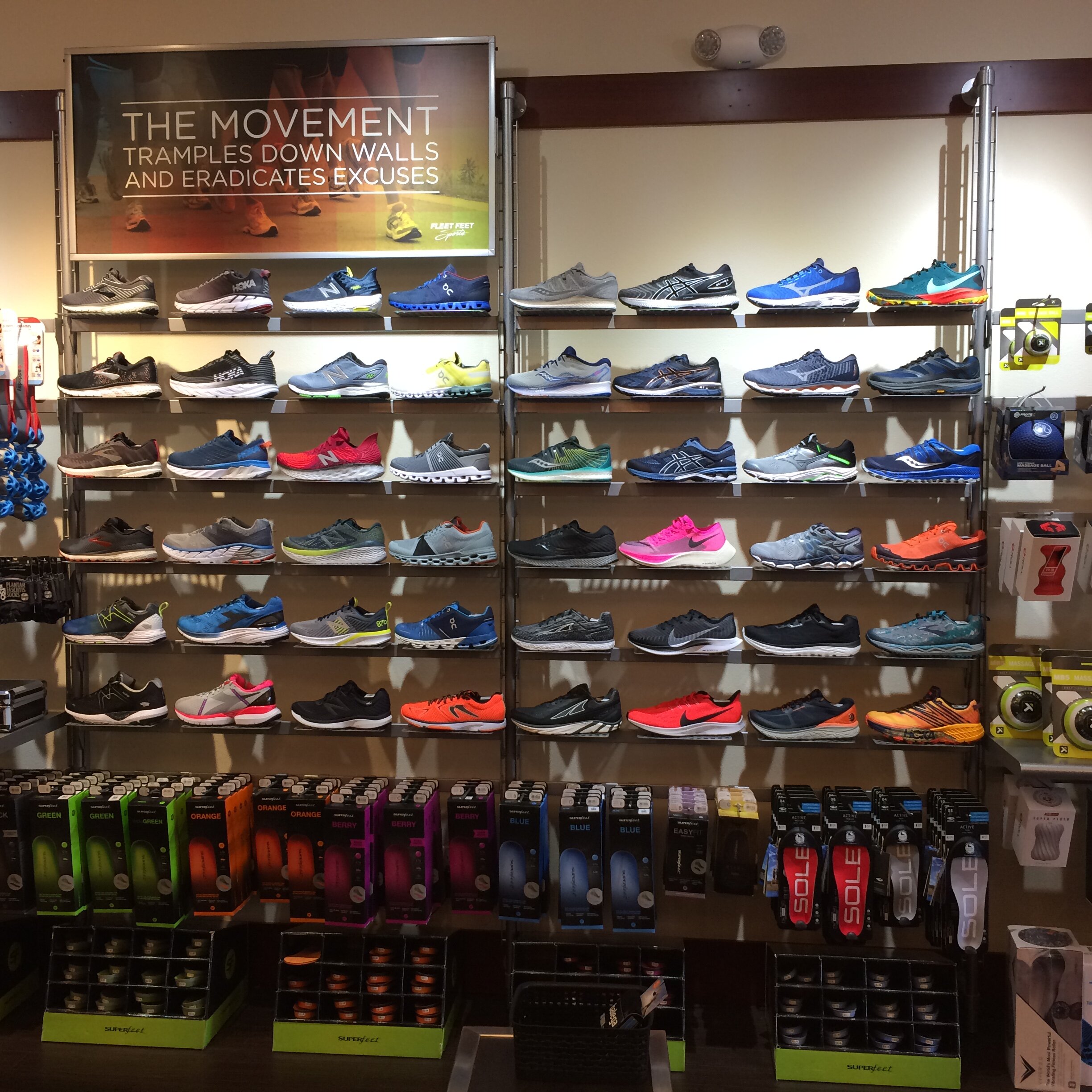 Shoe Stores — RUN253